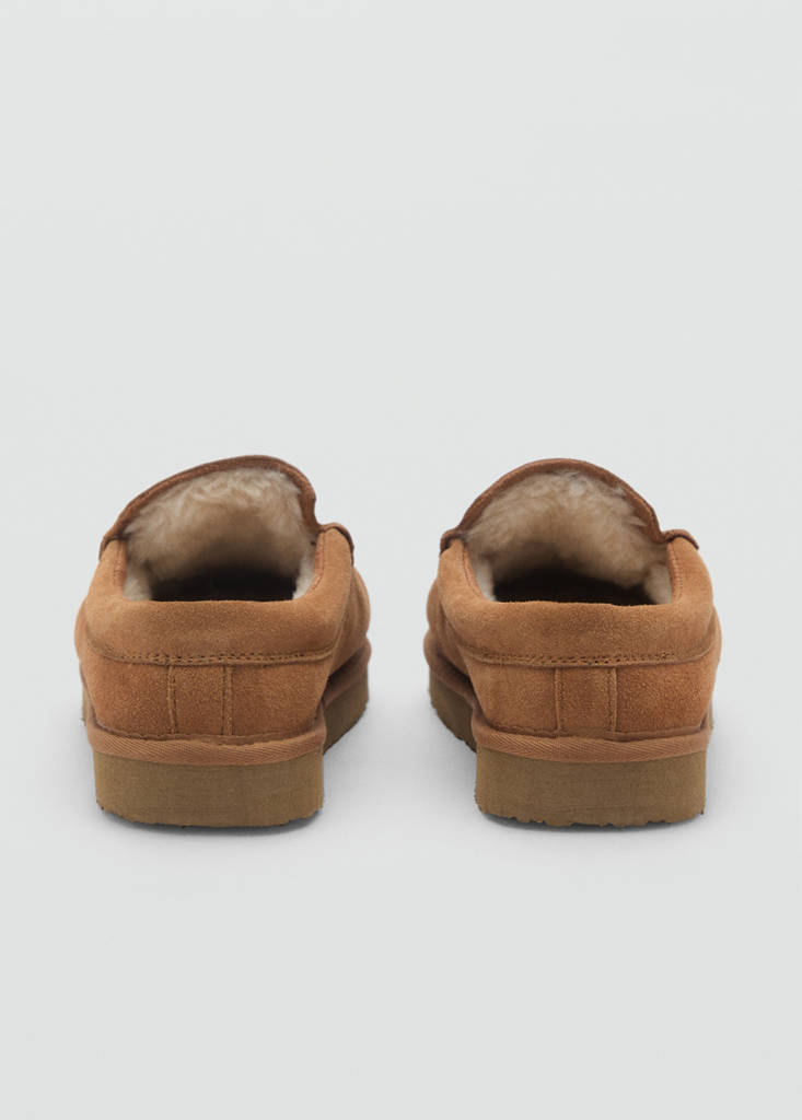 Suede clogs with sheepskin lining — Brown