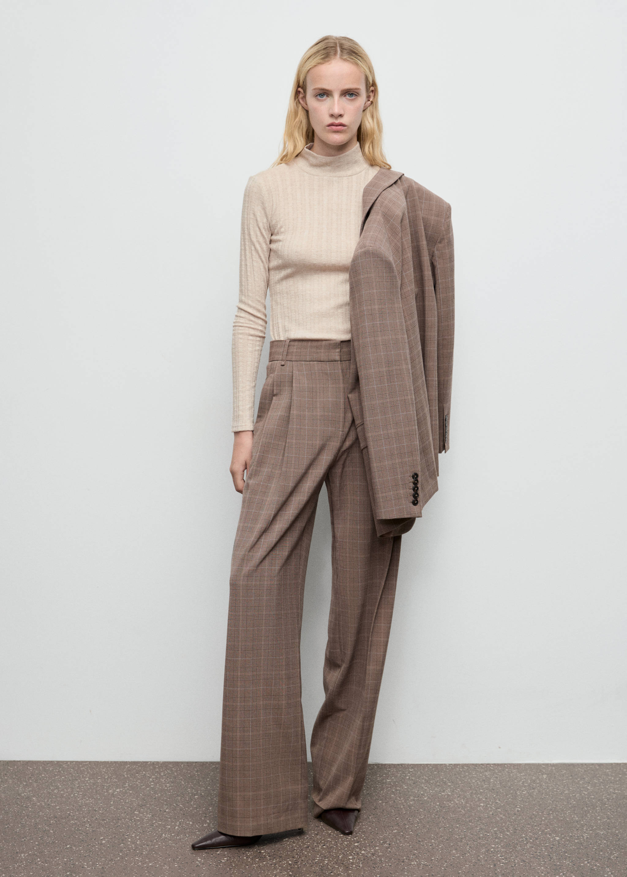 Ribbed high neck t-shirt - General plane