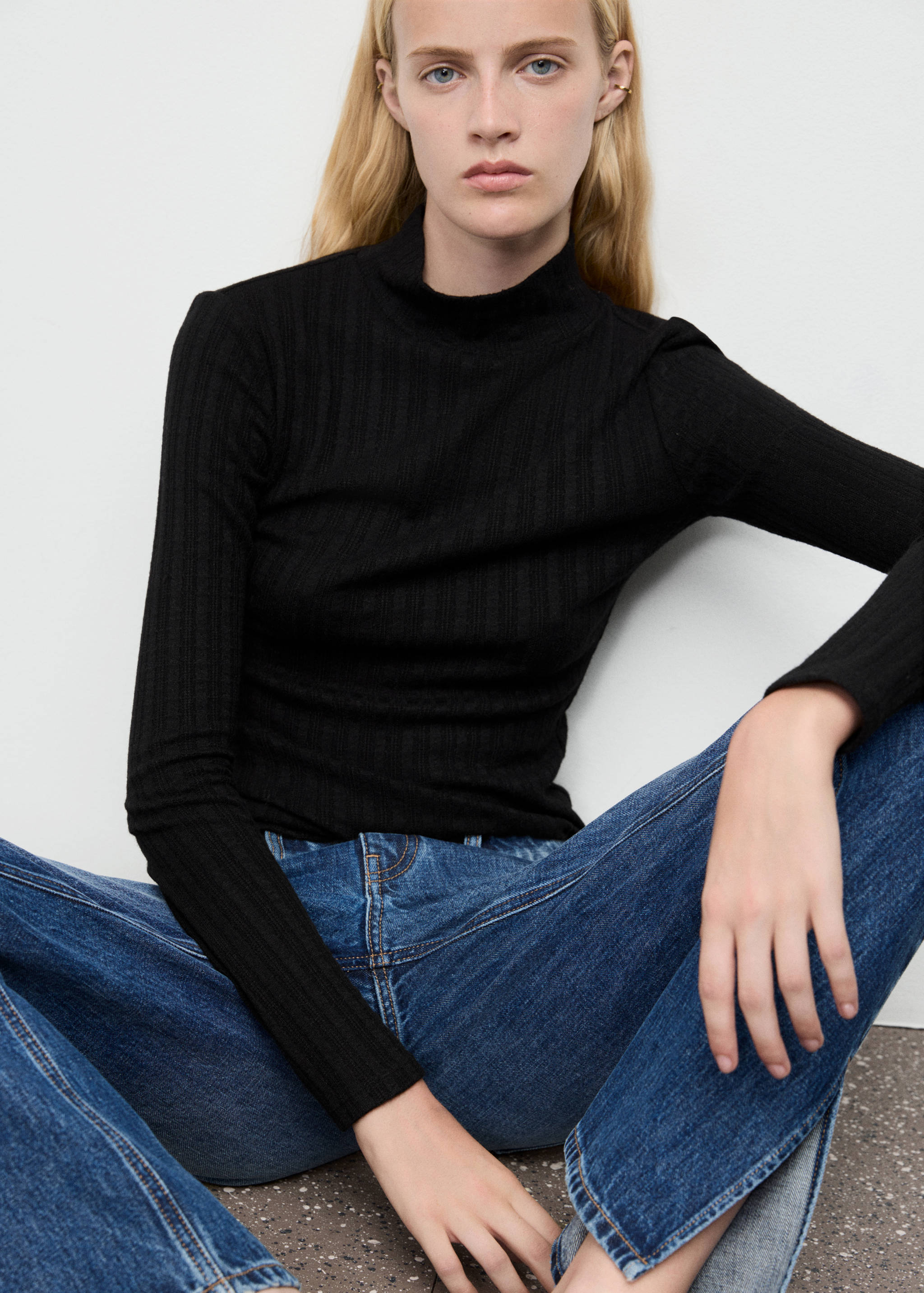 Ribbed high neck t-shirt - Details of the article 6