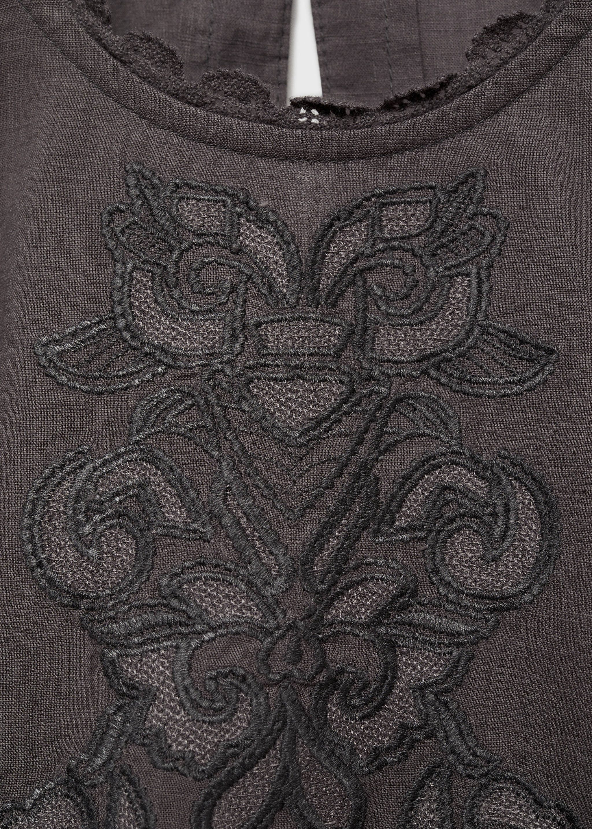 Embroidered details blouse - Details of the article 8