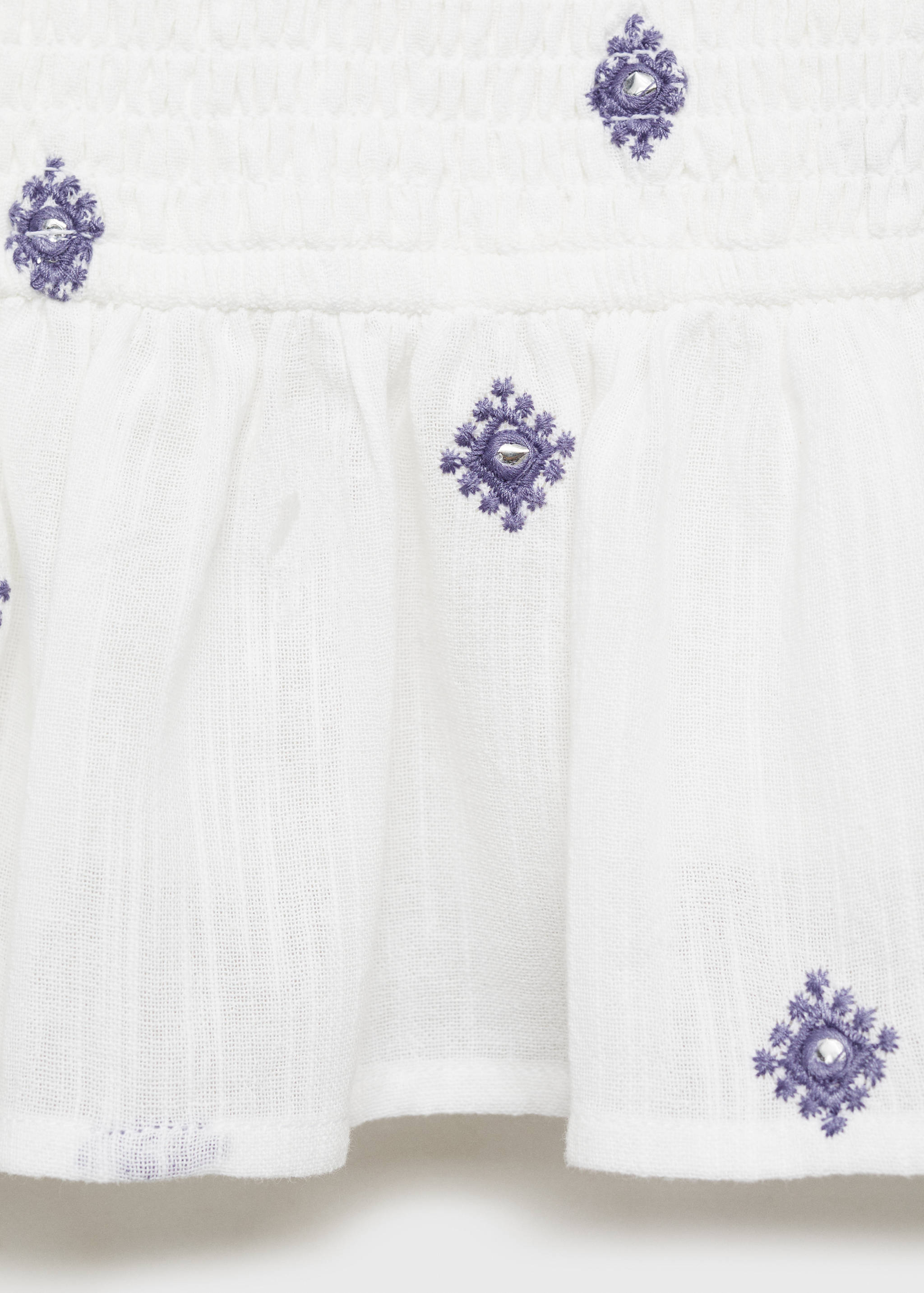 Ruffled blouse with embroidered details - Details of the article 8