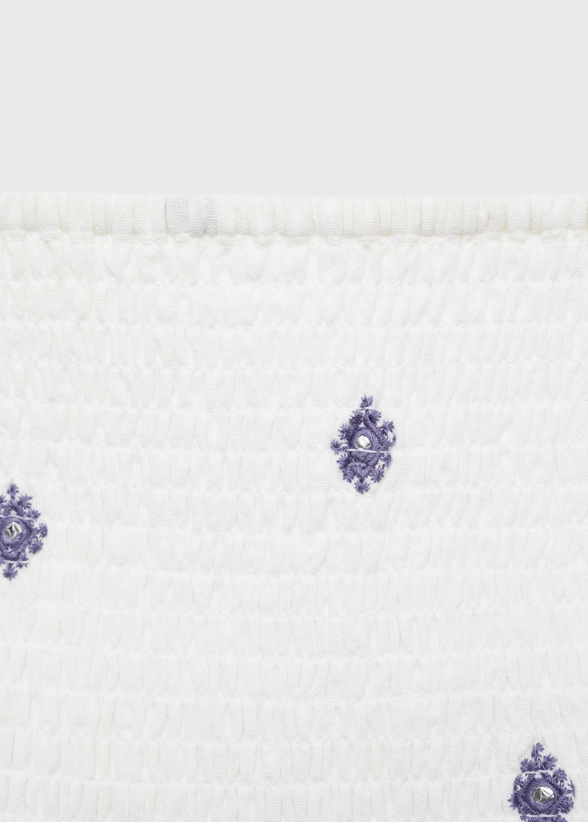 Ruffled blouse with embroidered details - Details of the article 0