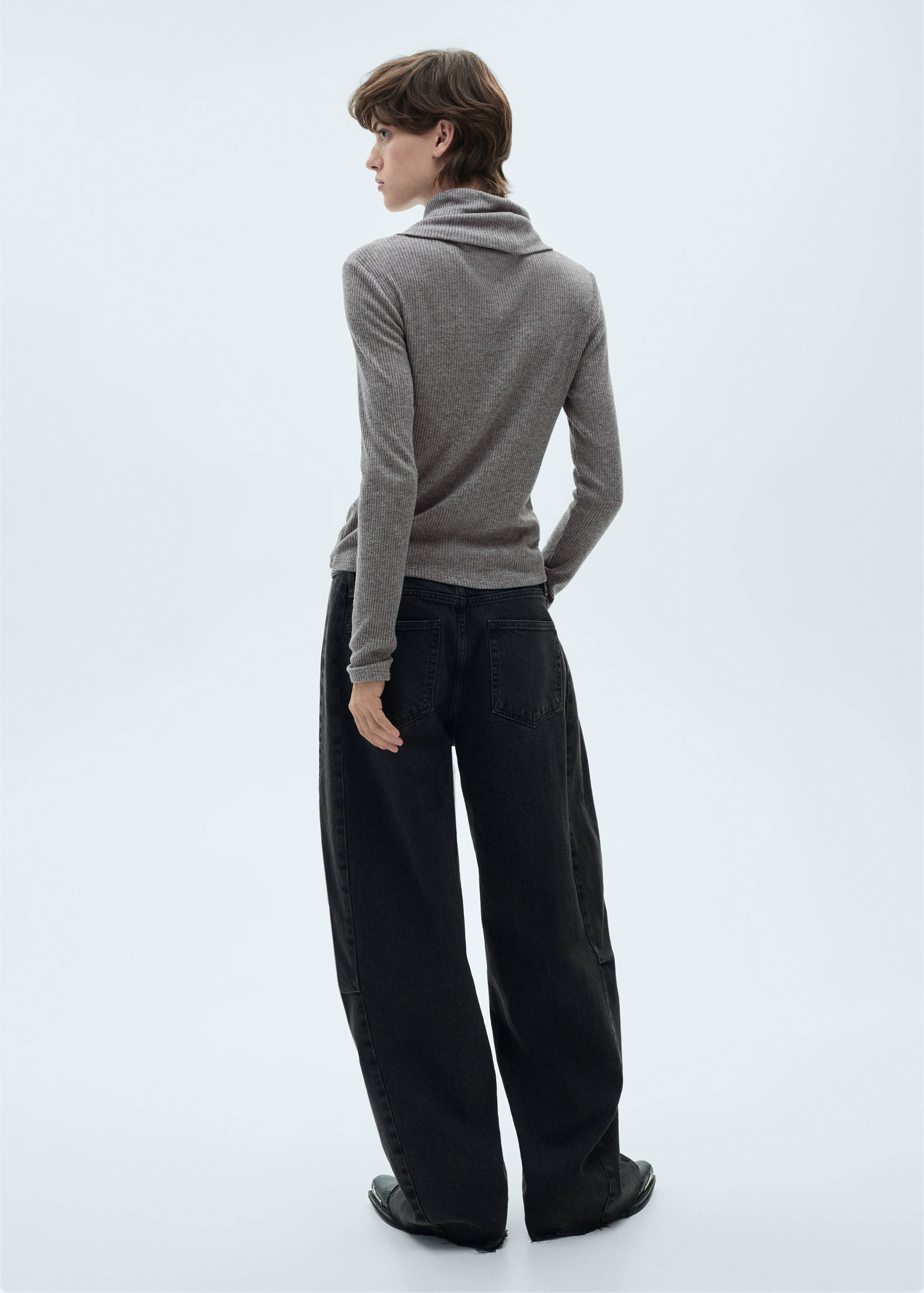 T-shirt côtelé col roulé - Verso de l’article