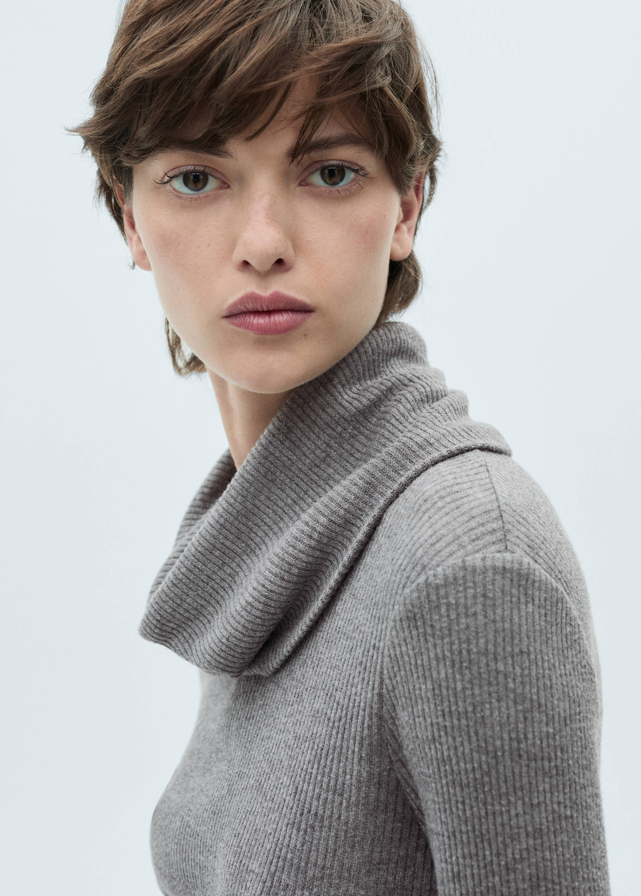 T-shirt côtelé col roulé - Détail de l'article 1