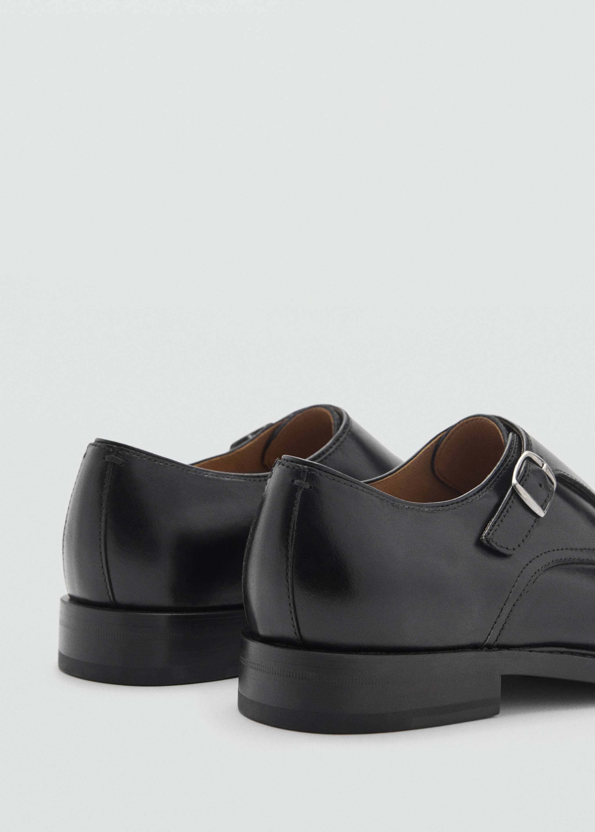 Double buckle leather shoe - Details of the article 1