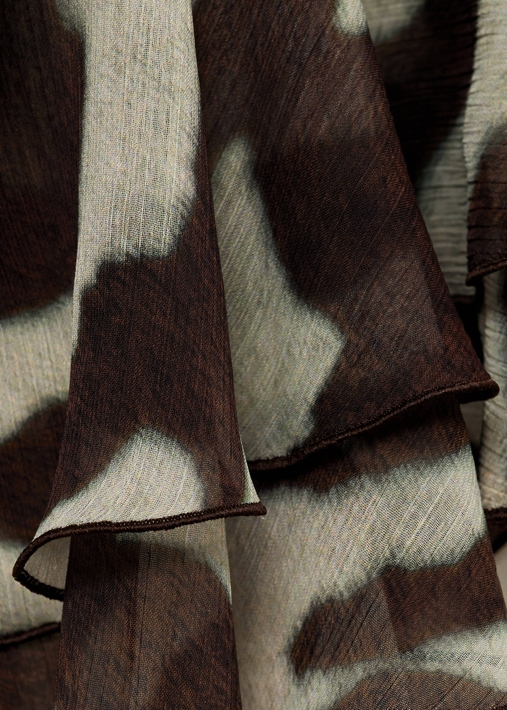 Printed blouse with flared sleeves - Details of the article 0