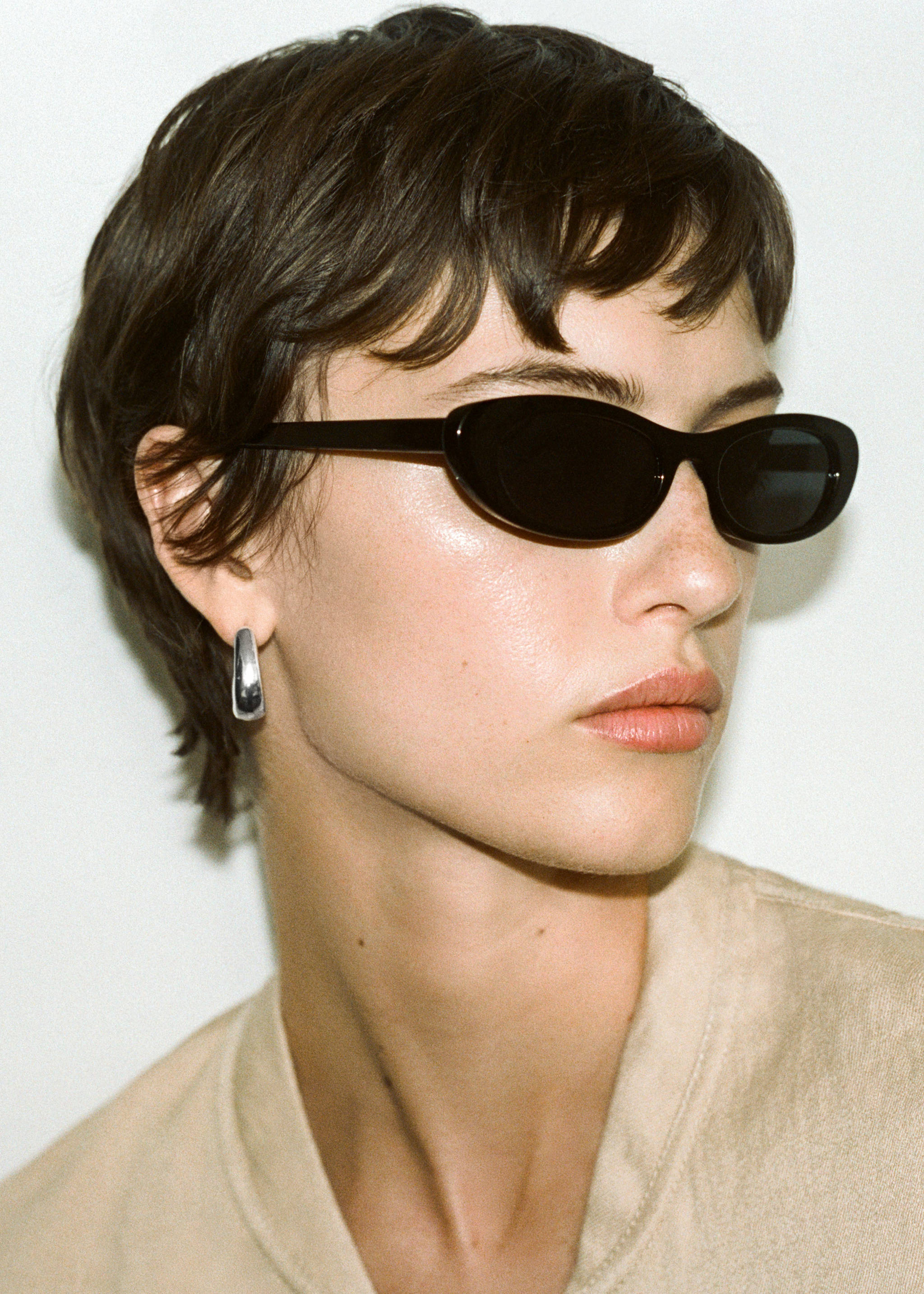 Twisted hoop earrings - General plane