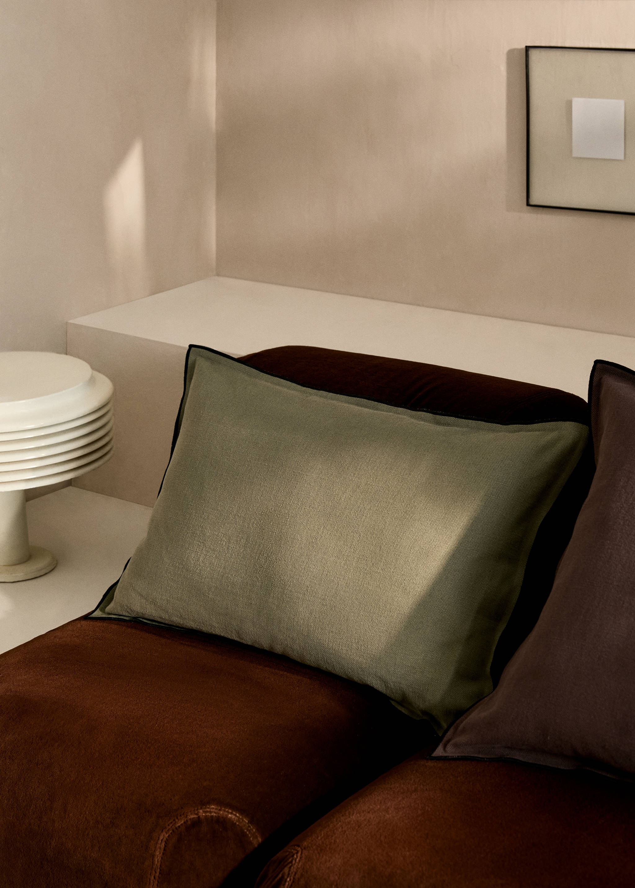 Cotton linen cushion cover with overlock flap 40x60cm - General plane