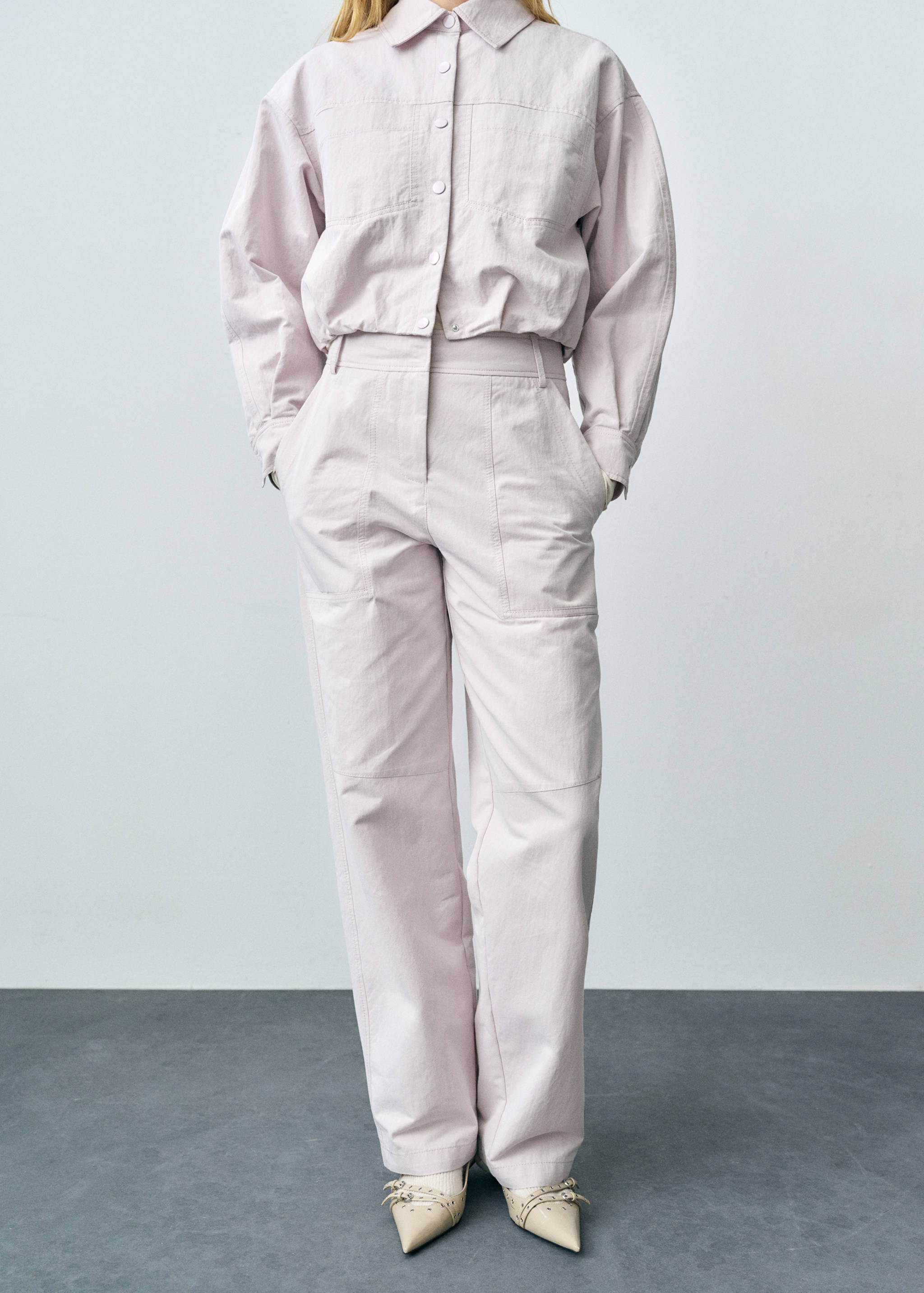 Wide leg pants with decorative seams - Medium plane