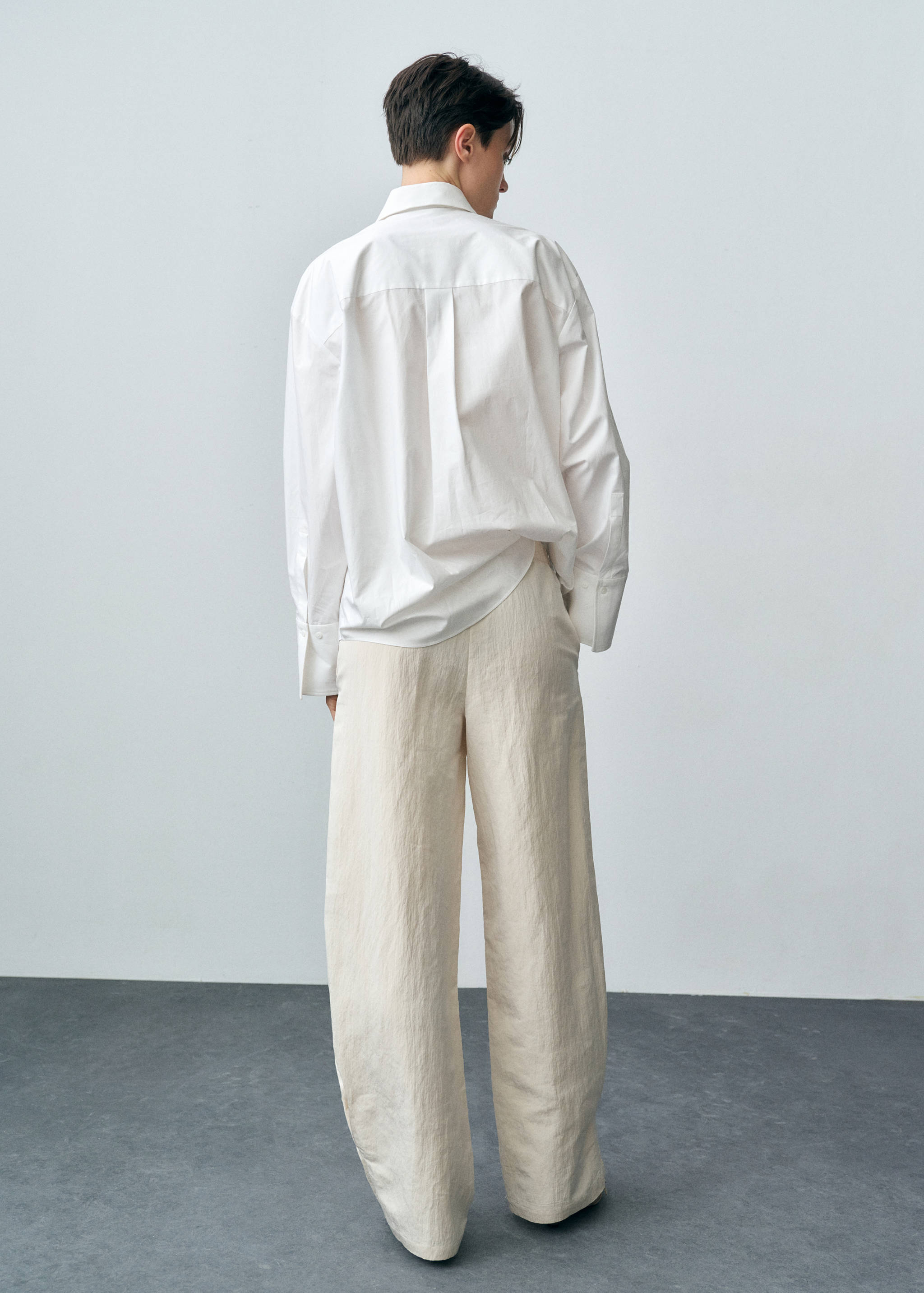 Pleated jogger pants - Reverse of the article