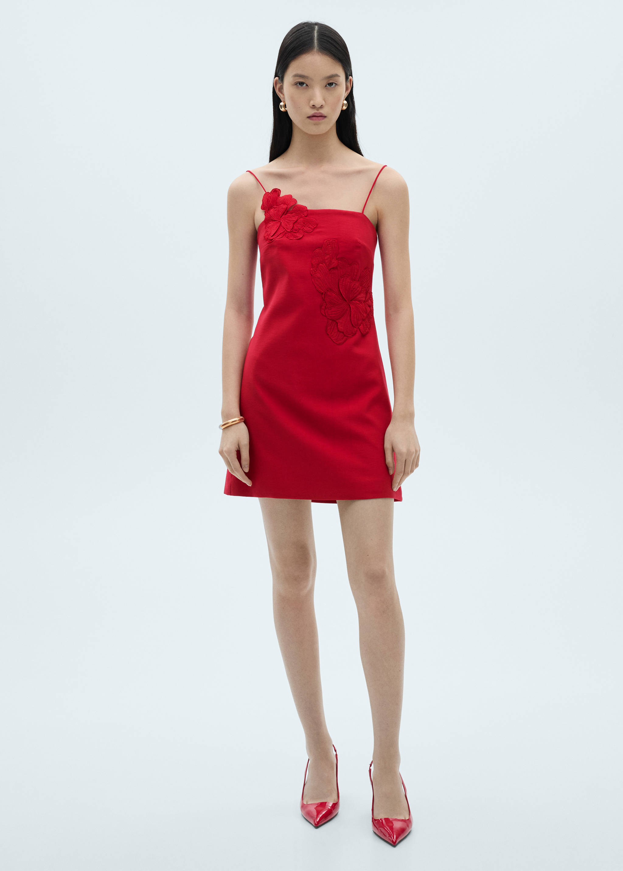 Short dress with floral detail - General plane