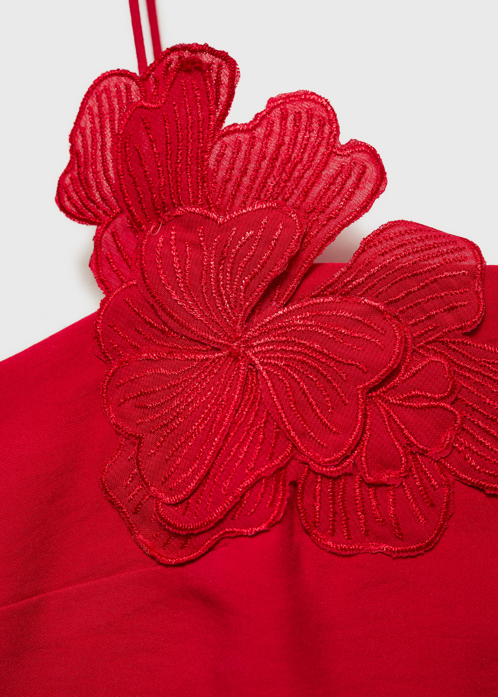 Short dress with floral detail - Details of the article 8