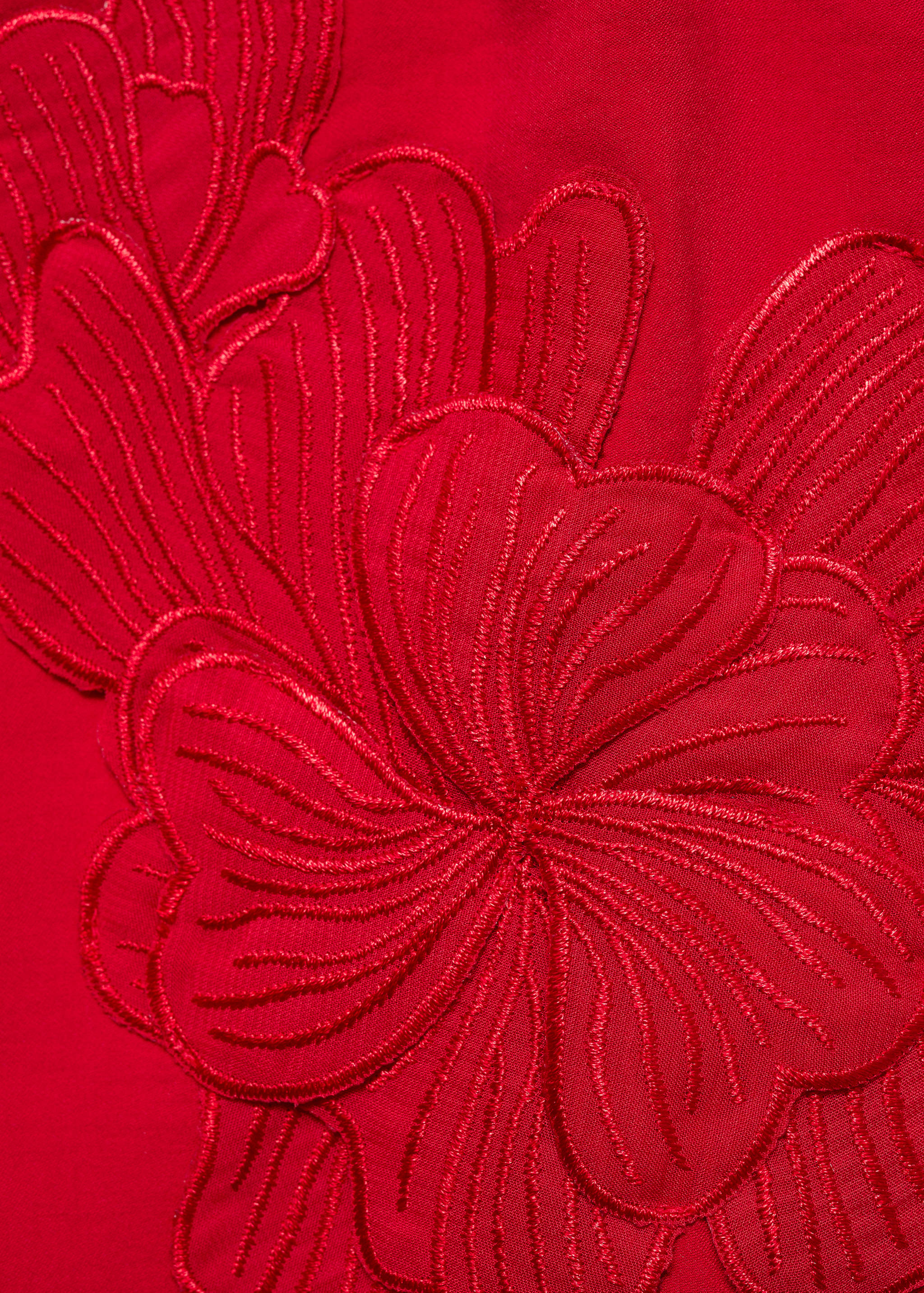 Short dress with floral detail - Details of the article 0