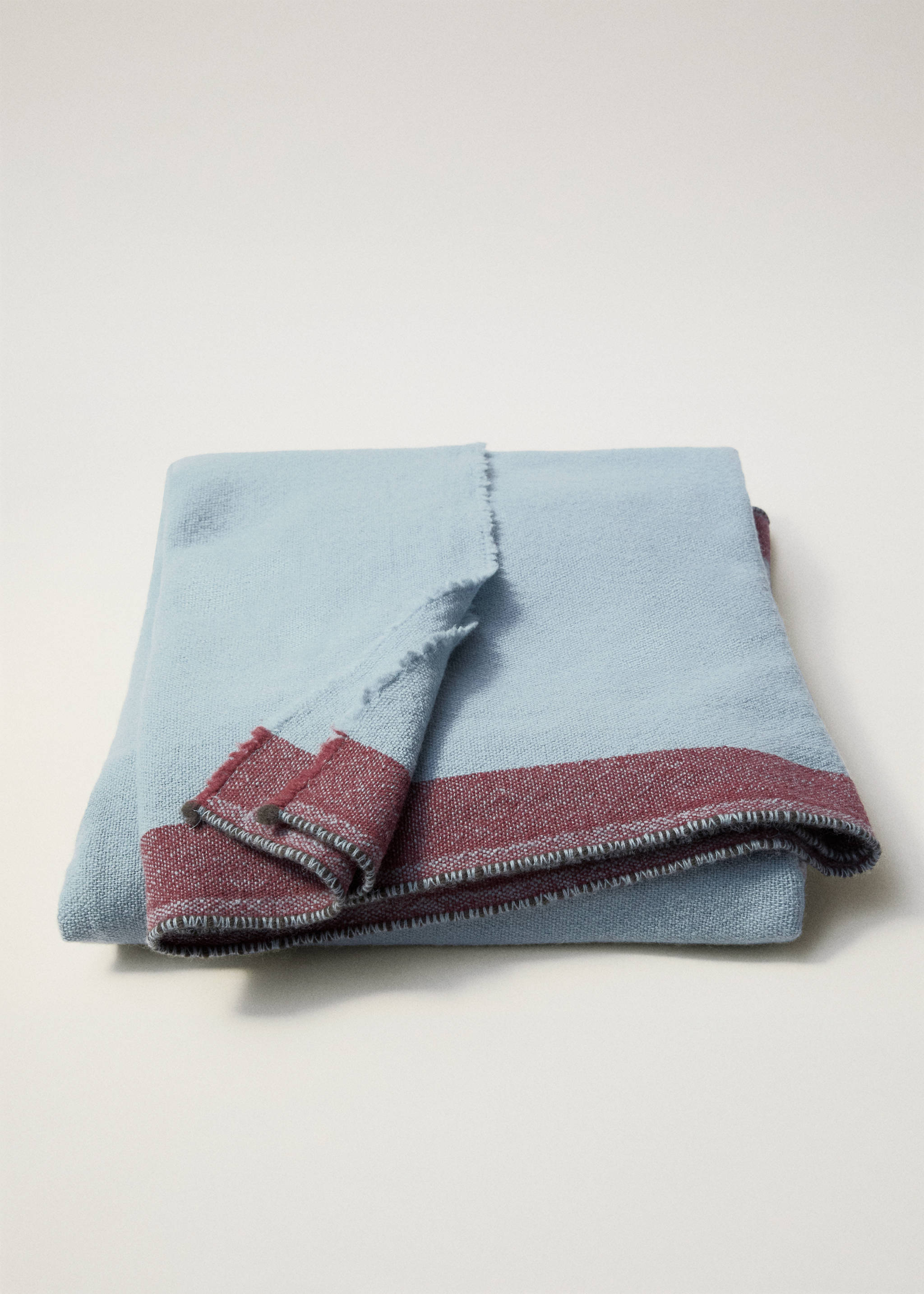 100% wool blanket with contrasting stripes - Details of the article 8