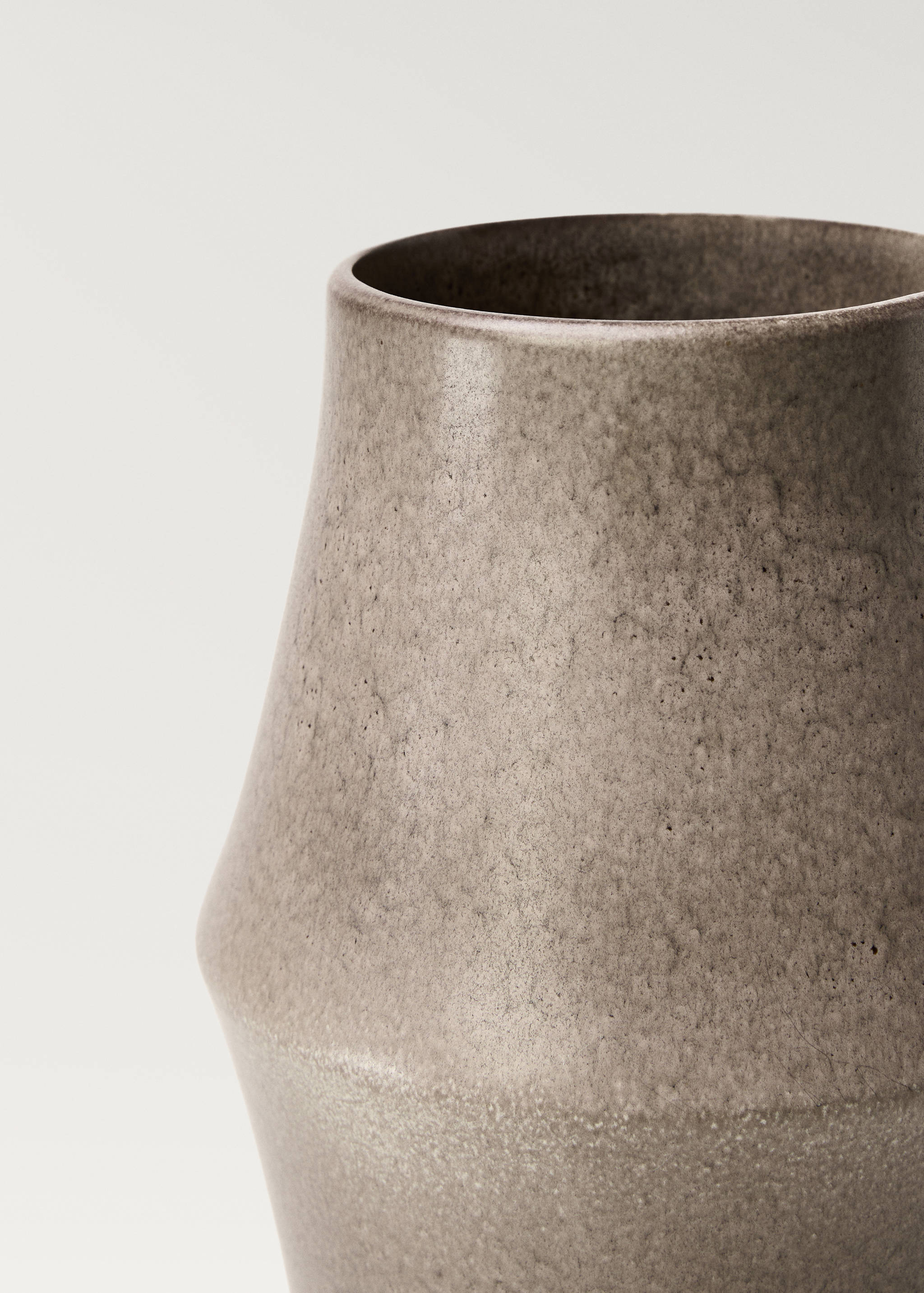 Large totem vase - Details of the article 1