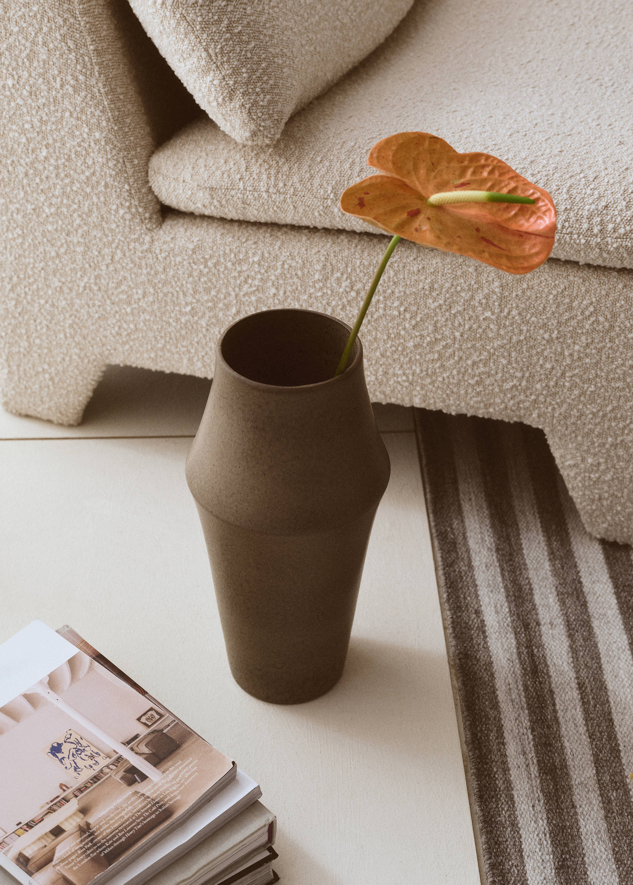 Große Vase aus Steingut in Totem-Form - Detail des Artikels 6