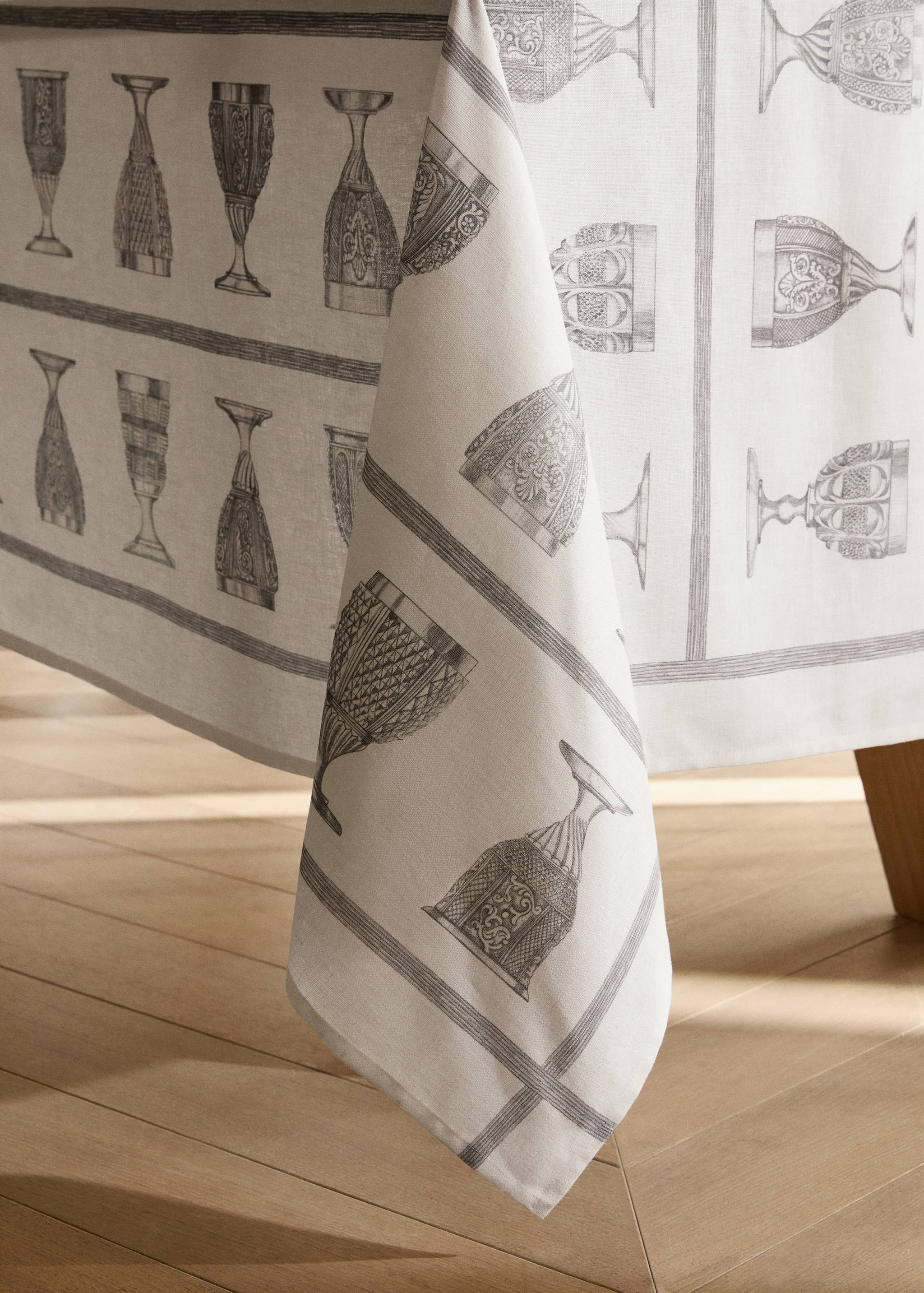 Obrus z bawełny i lnu z nadrukiem kieliszków dla 8-10 osób - Szczegóły artykułu 8