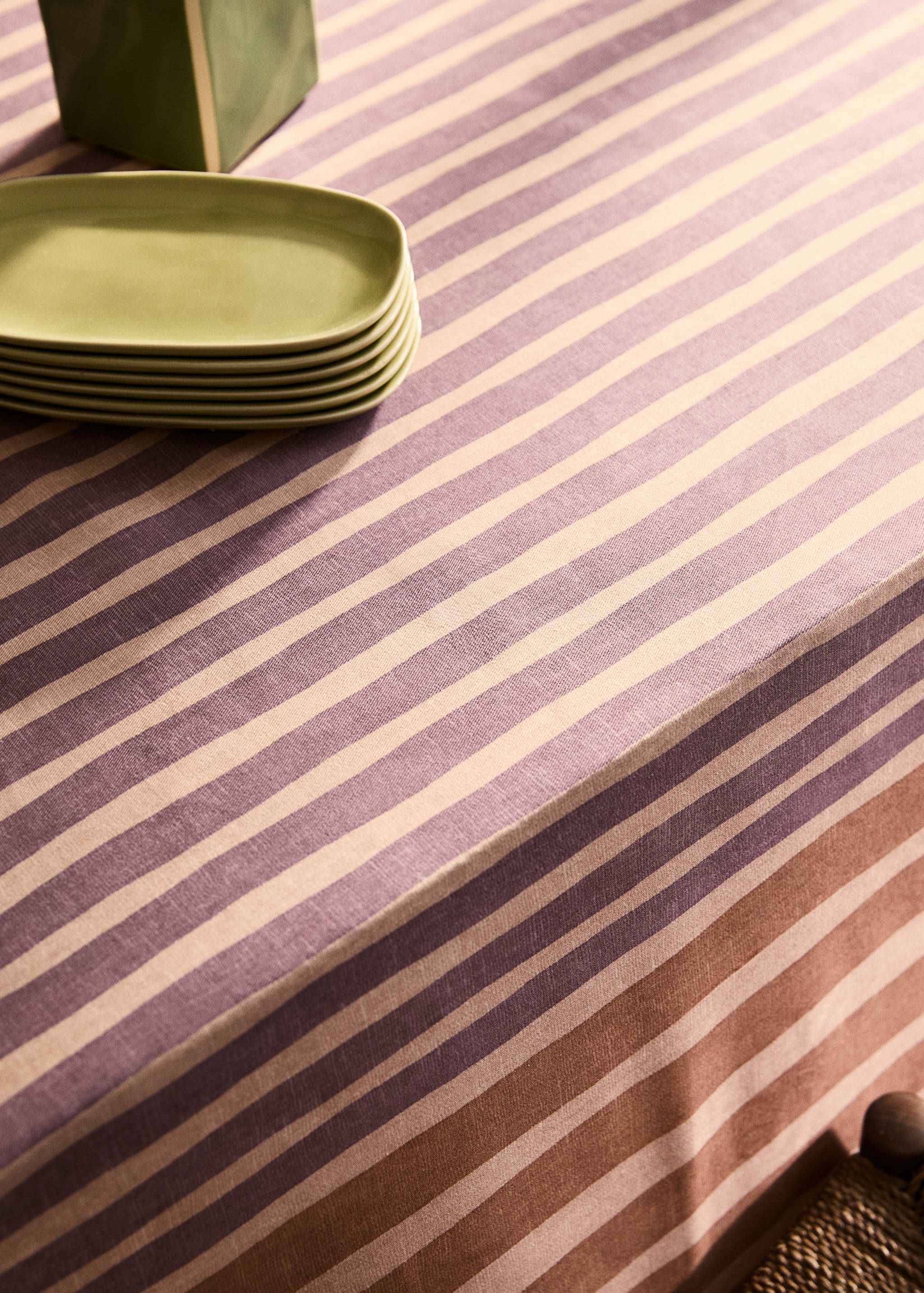 Multi-coloured printed cotton tablecloth for 6 to 8 diners - Details of the article 7