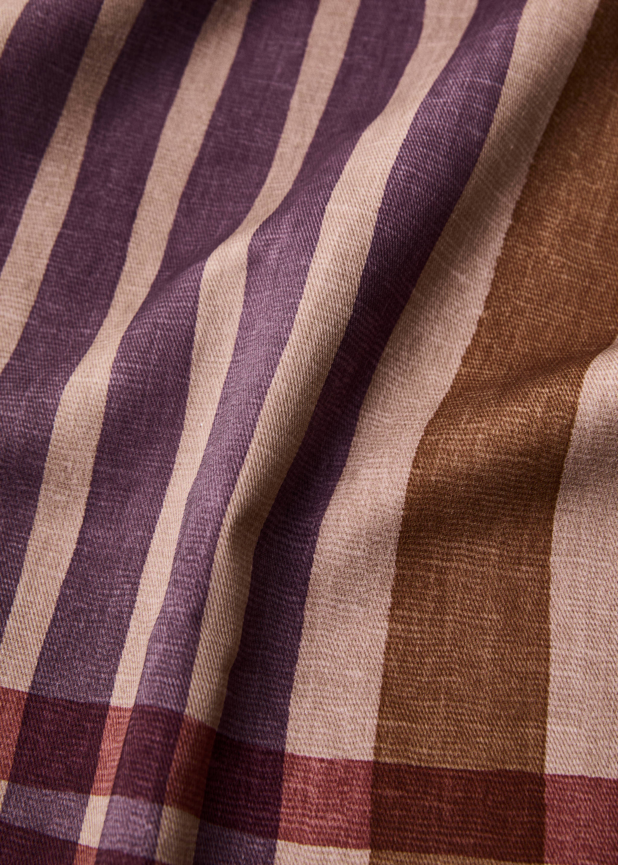 Multi-coloured printed cotton tablecloth for 6 to 8 diners - Details of the article 1