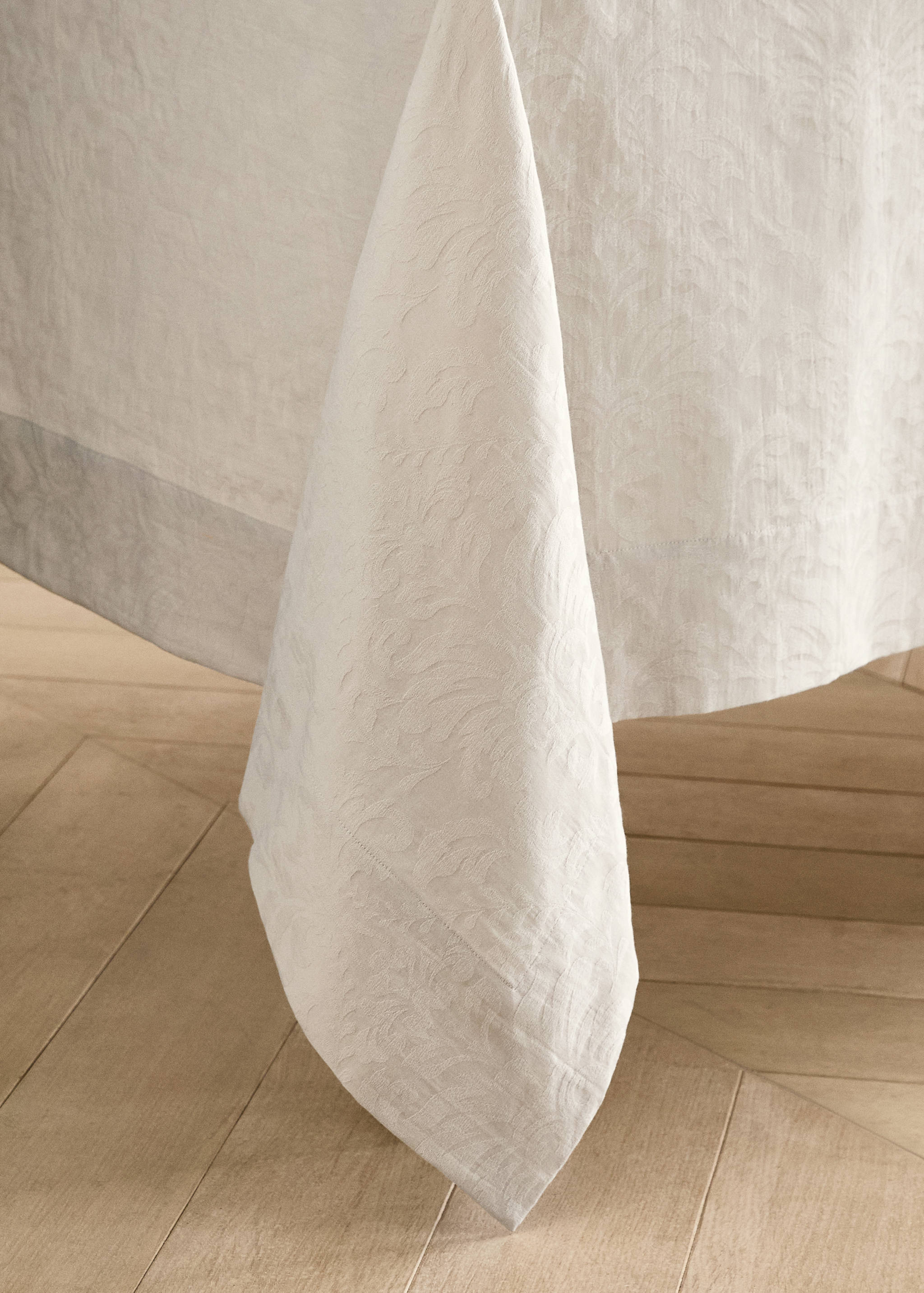 Бавовняна скатертина з квітковим жаккардом на 8-10 персон - Детальніше про товар 8