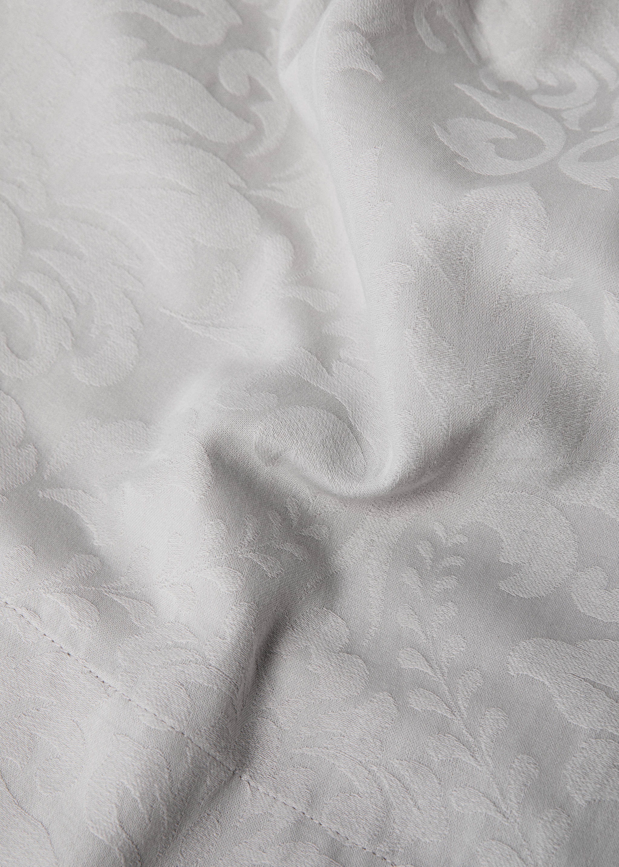 Бавовняна скатертина з квітковим жаккардом на 8-10 персон - Детальніше про товар 2