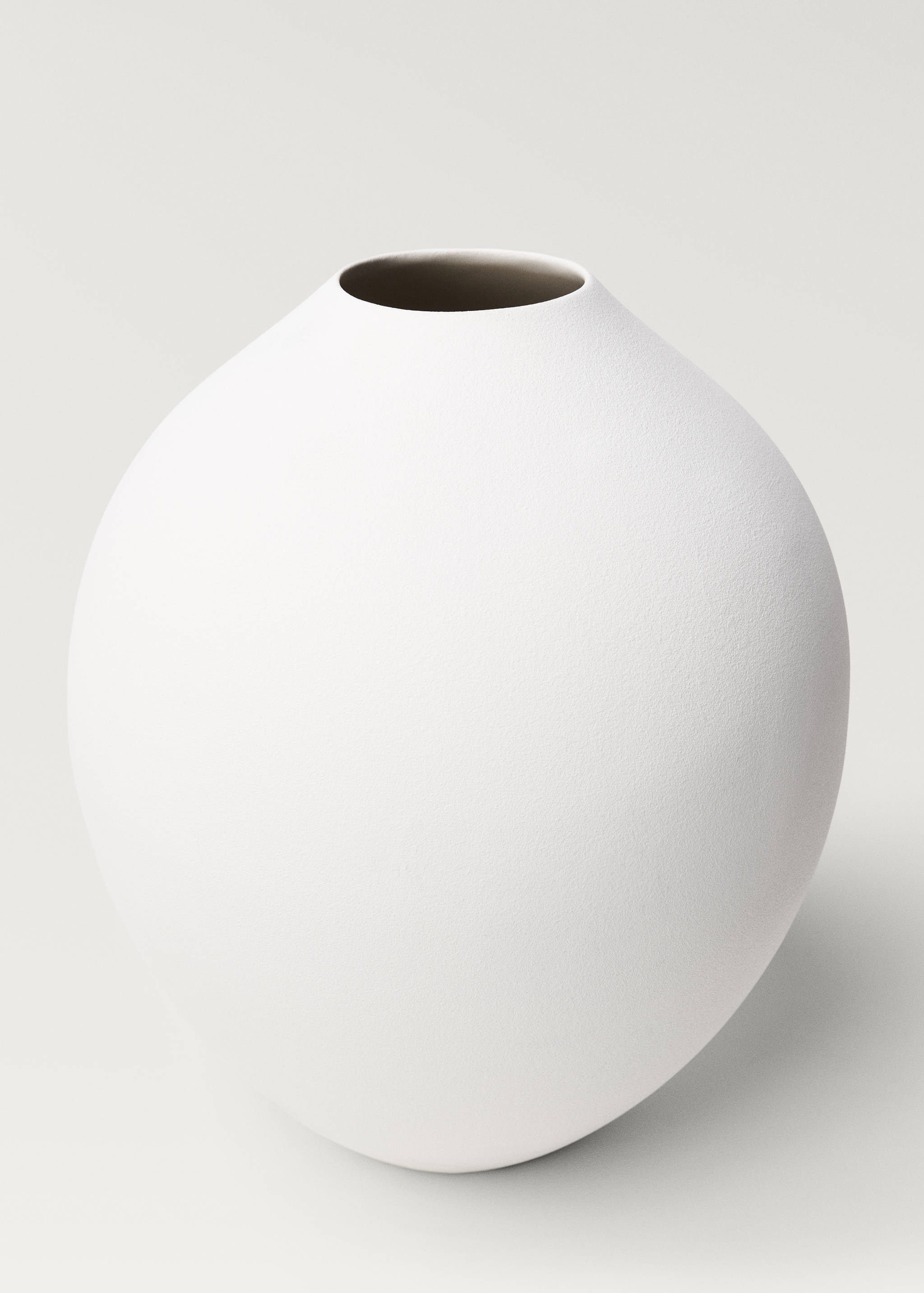 Large matte-finish earthenware vase - Details of the article 3