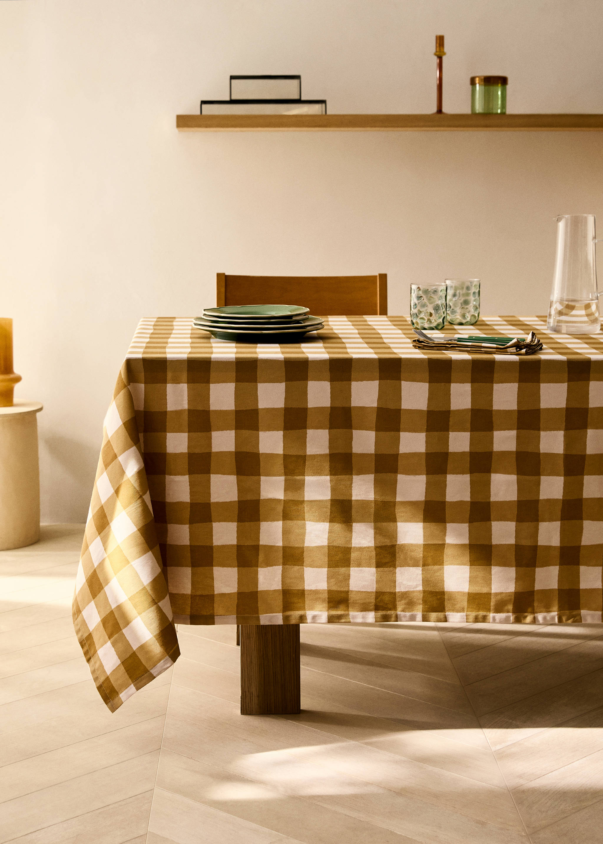 Check cotton tablecloth for 6 to 8 diners - General plane