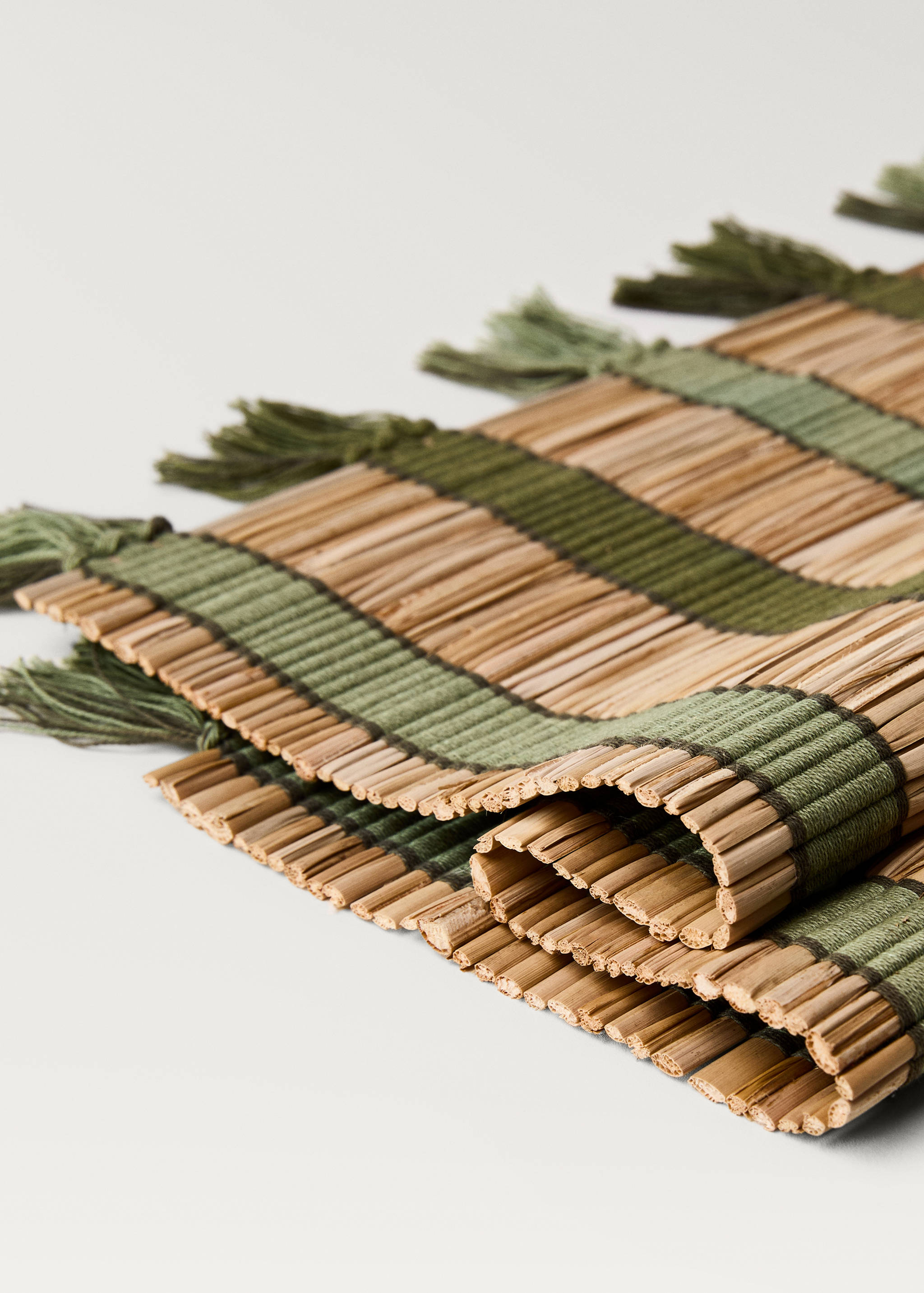 Striped raffia placemats - Details of the article 1