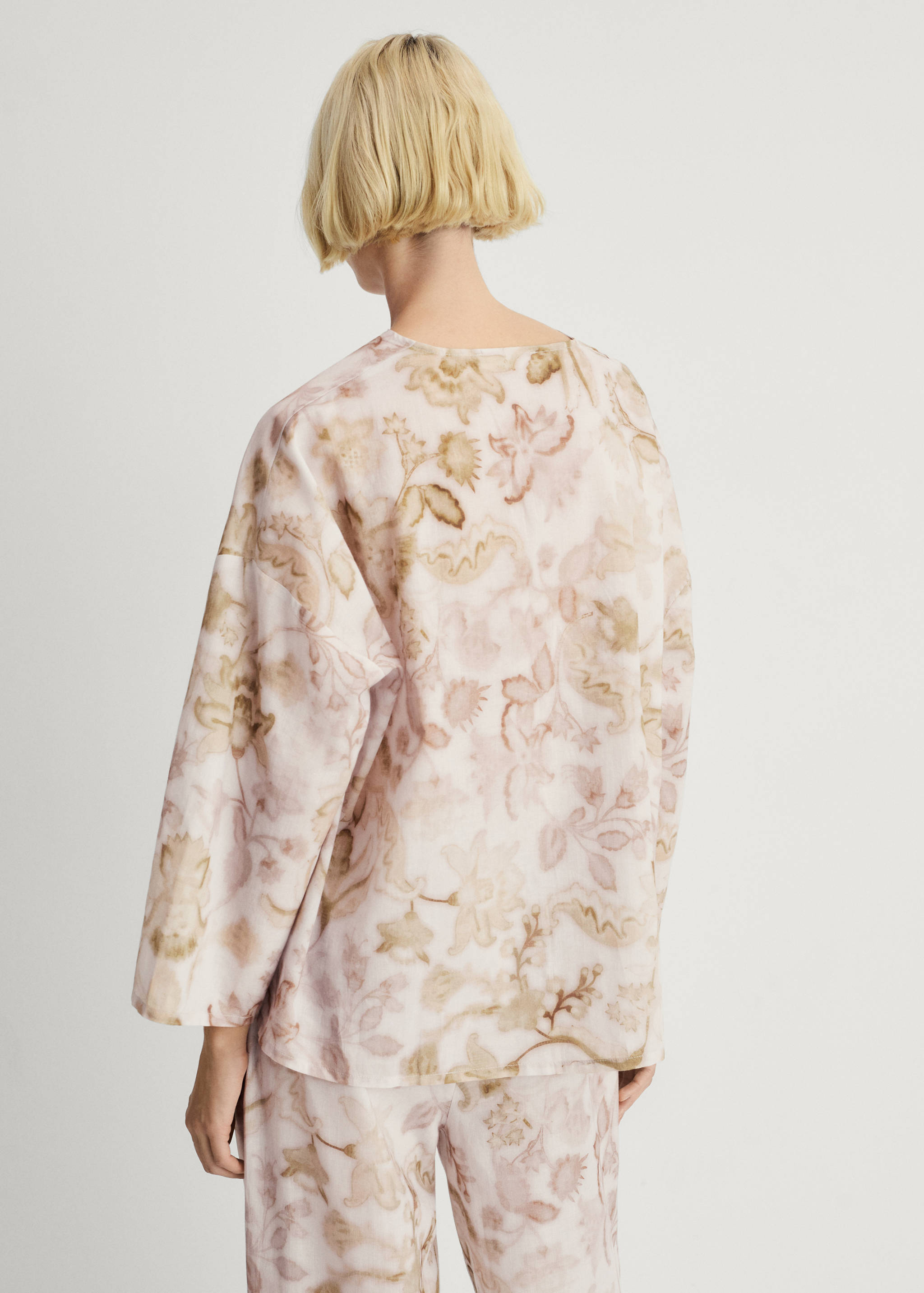 Pajama top with floral detail - Reverse of the article