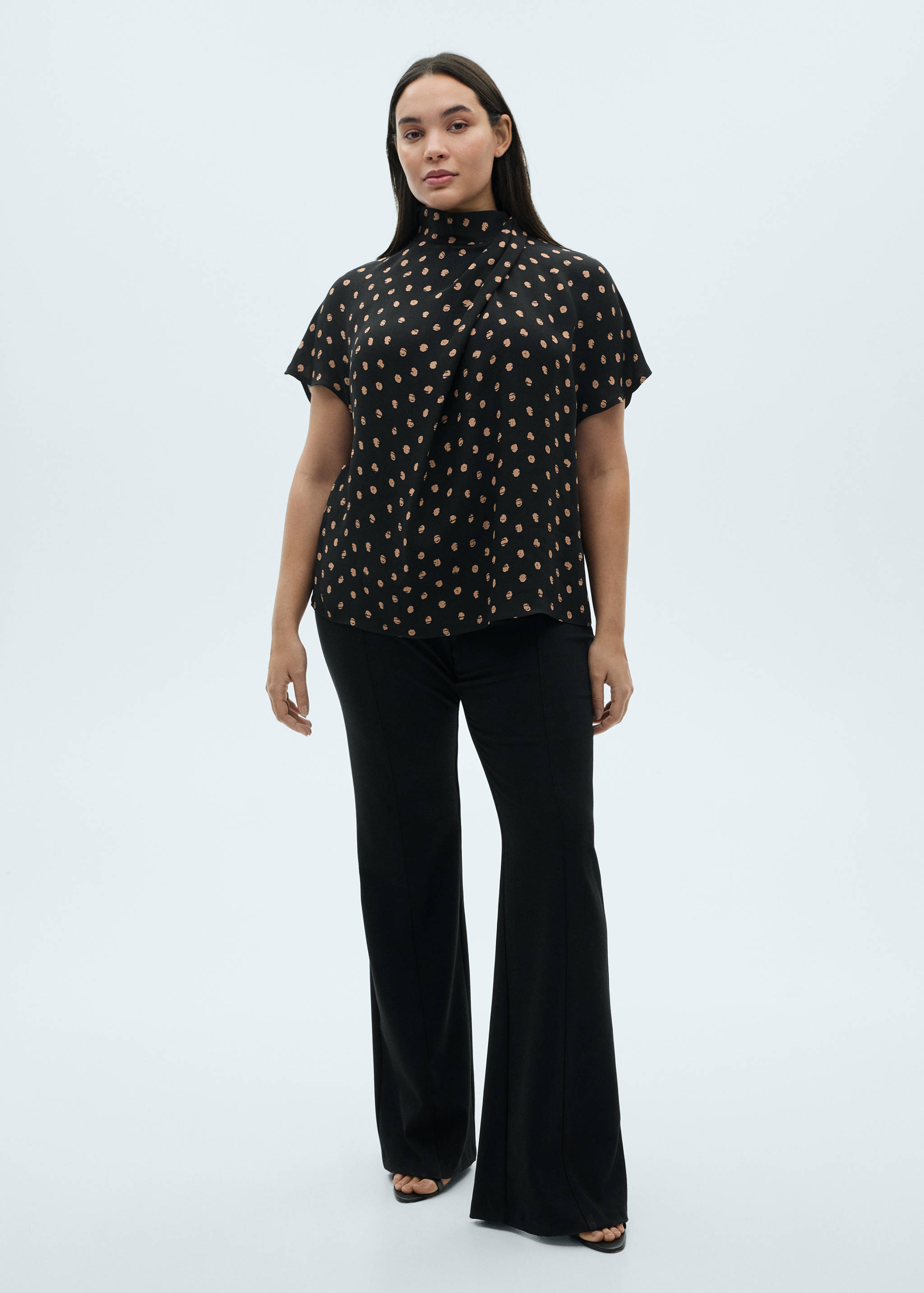 Polka-dot blouse with draped collar - Details of the article 3