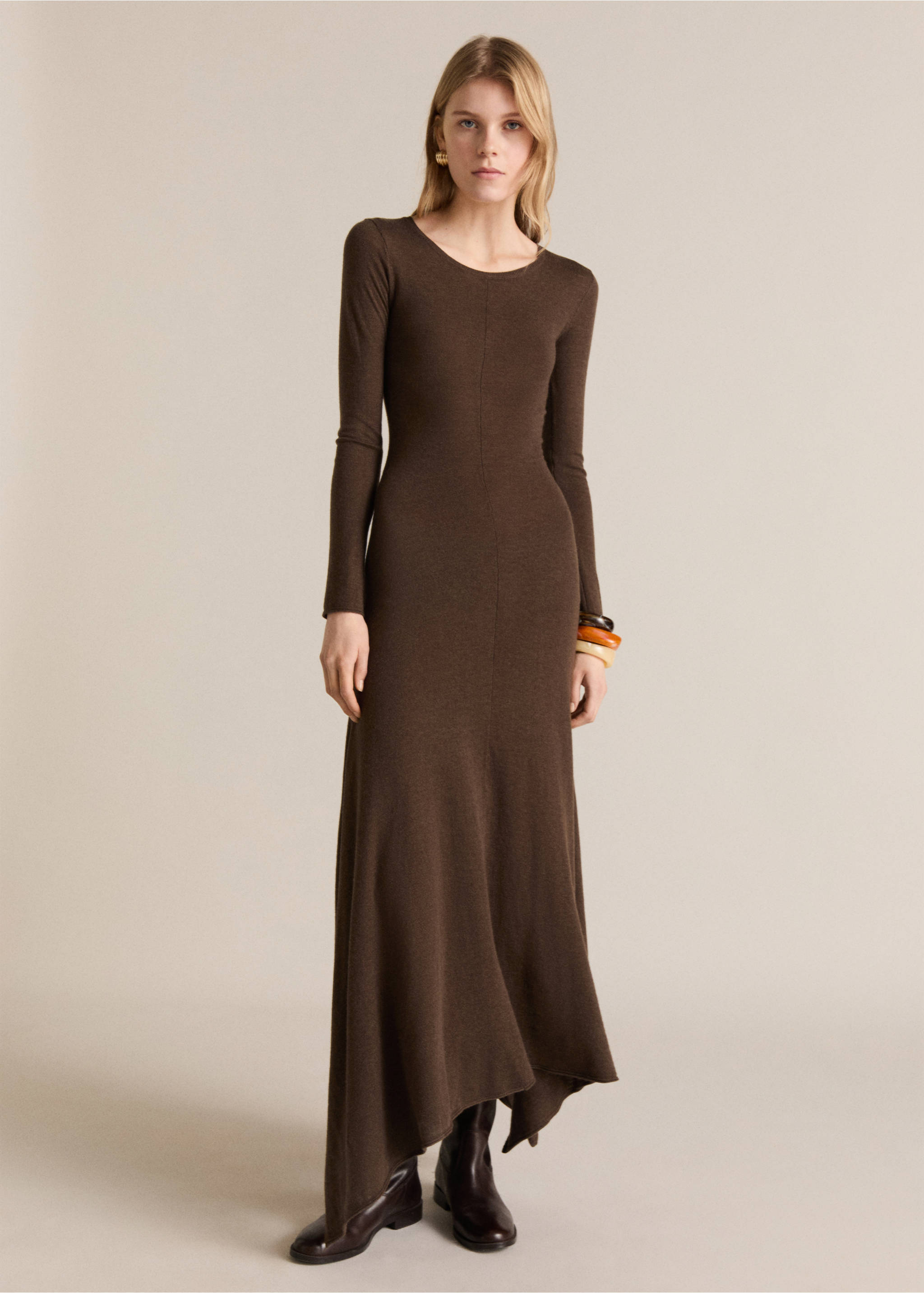 Asymmetrical low-knit dress - General plane, Caramel. Ref: 87034072-00.