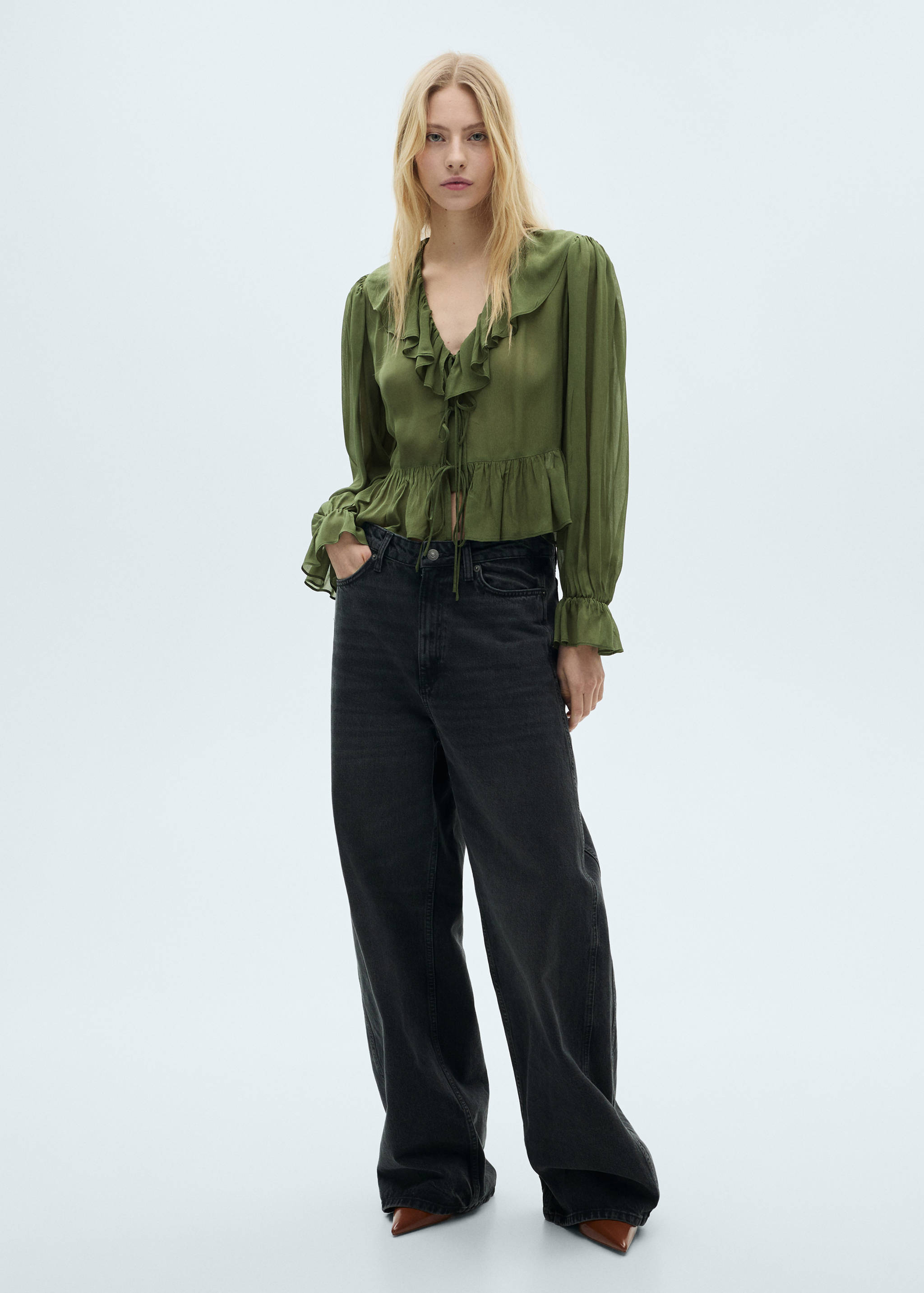 Ruffled blouse - General plane