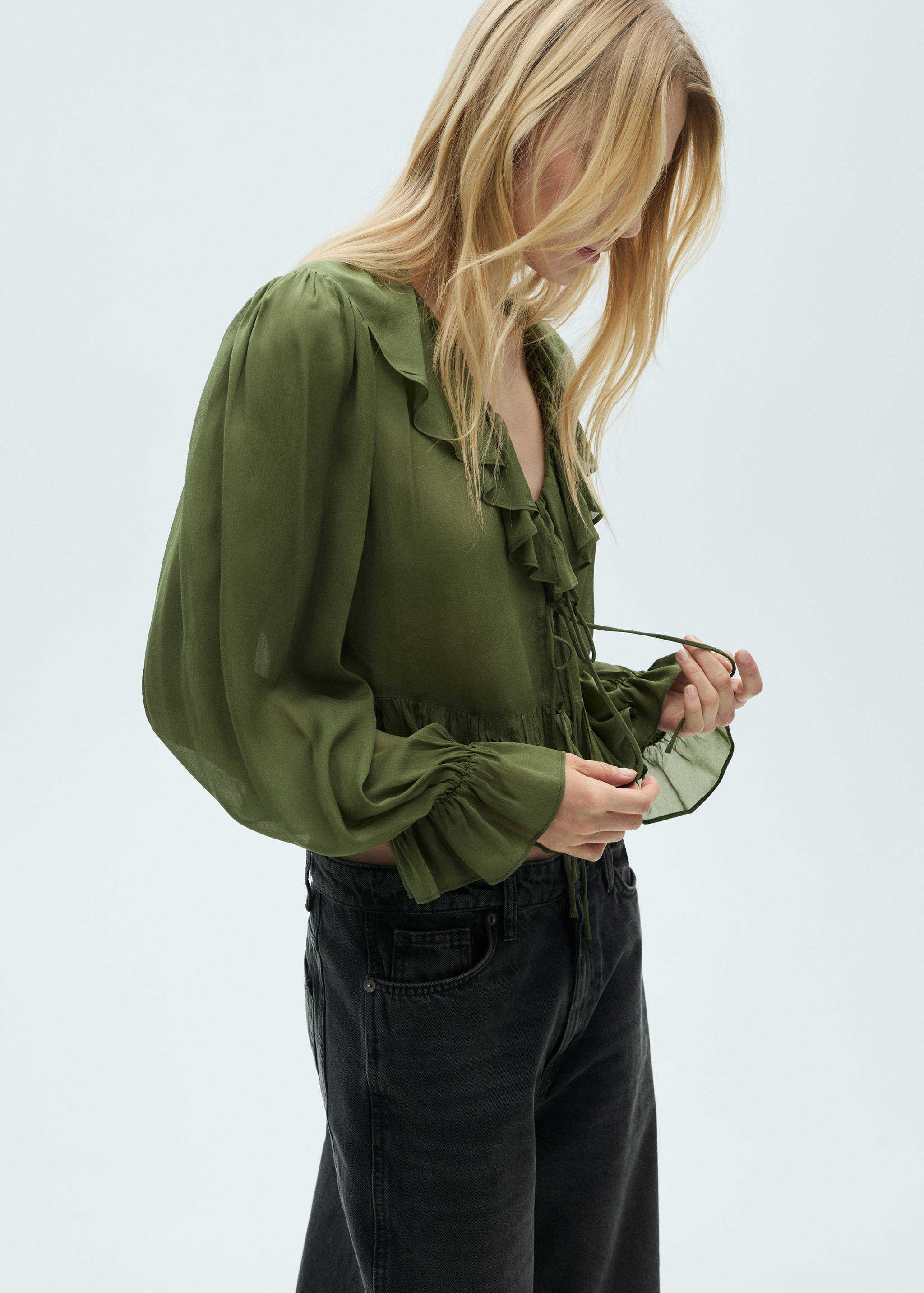 Ruffled blouse - Medium plane