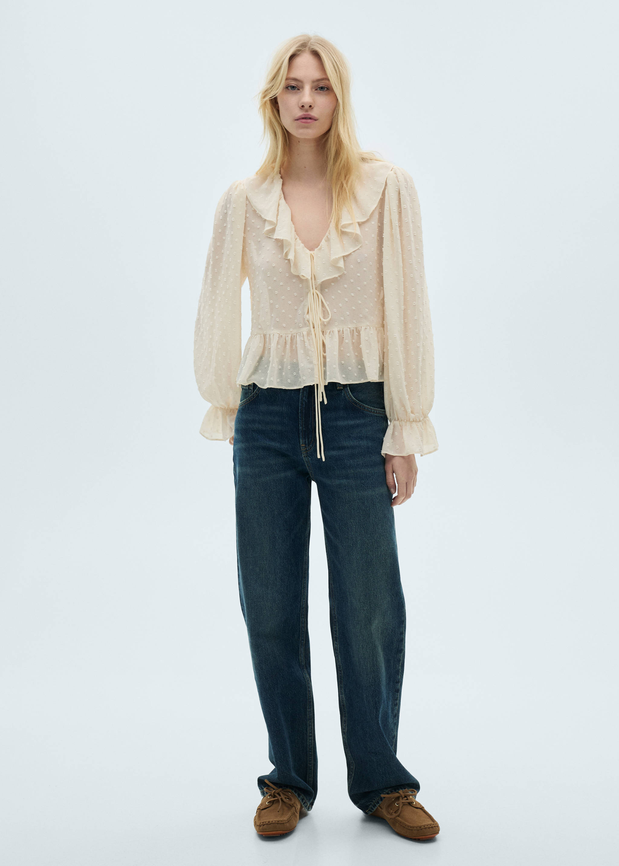 Μπλούζα με βολάν και δεσίματα - Γενικό πλάνο