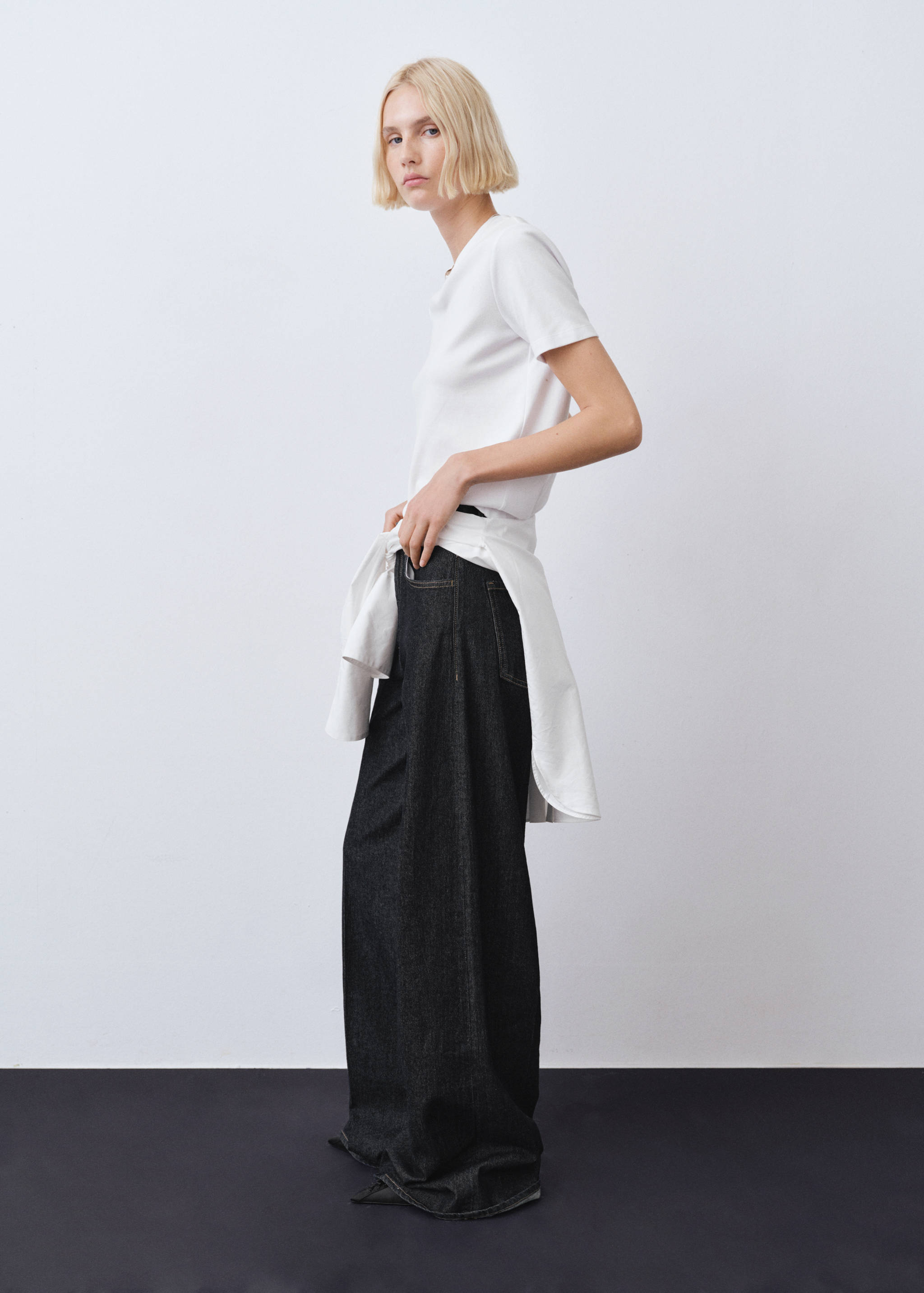 V-neck cotton T-shirt - General plane