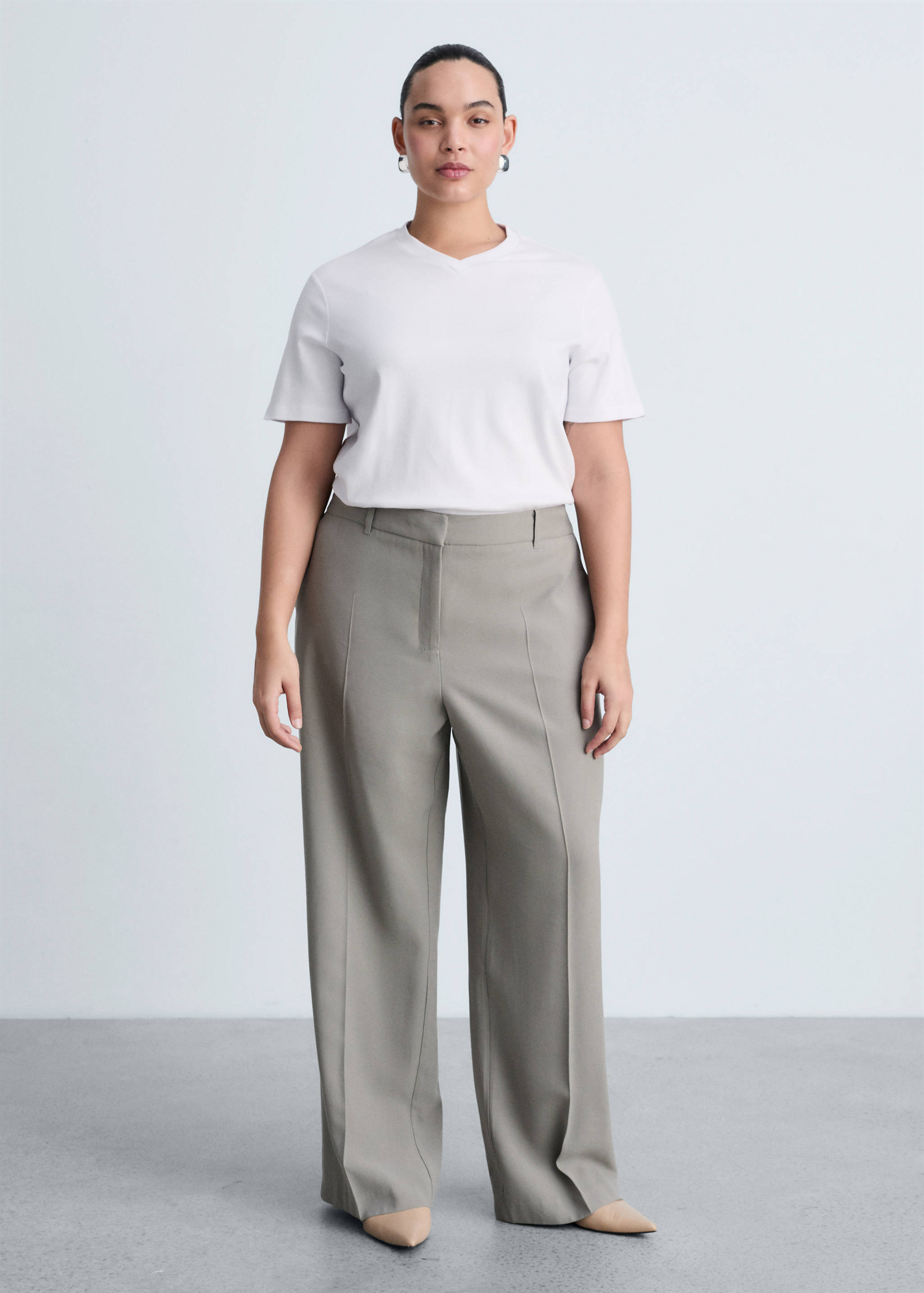 V-neck cotton T-shirt - Details of the article 3