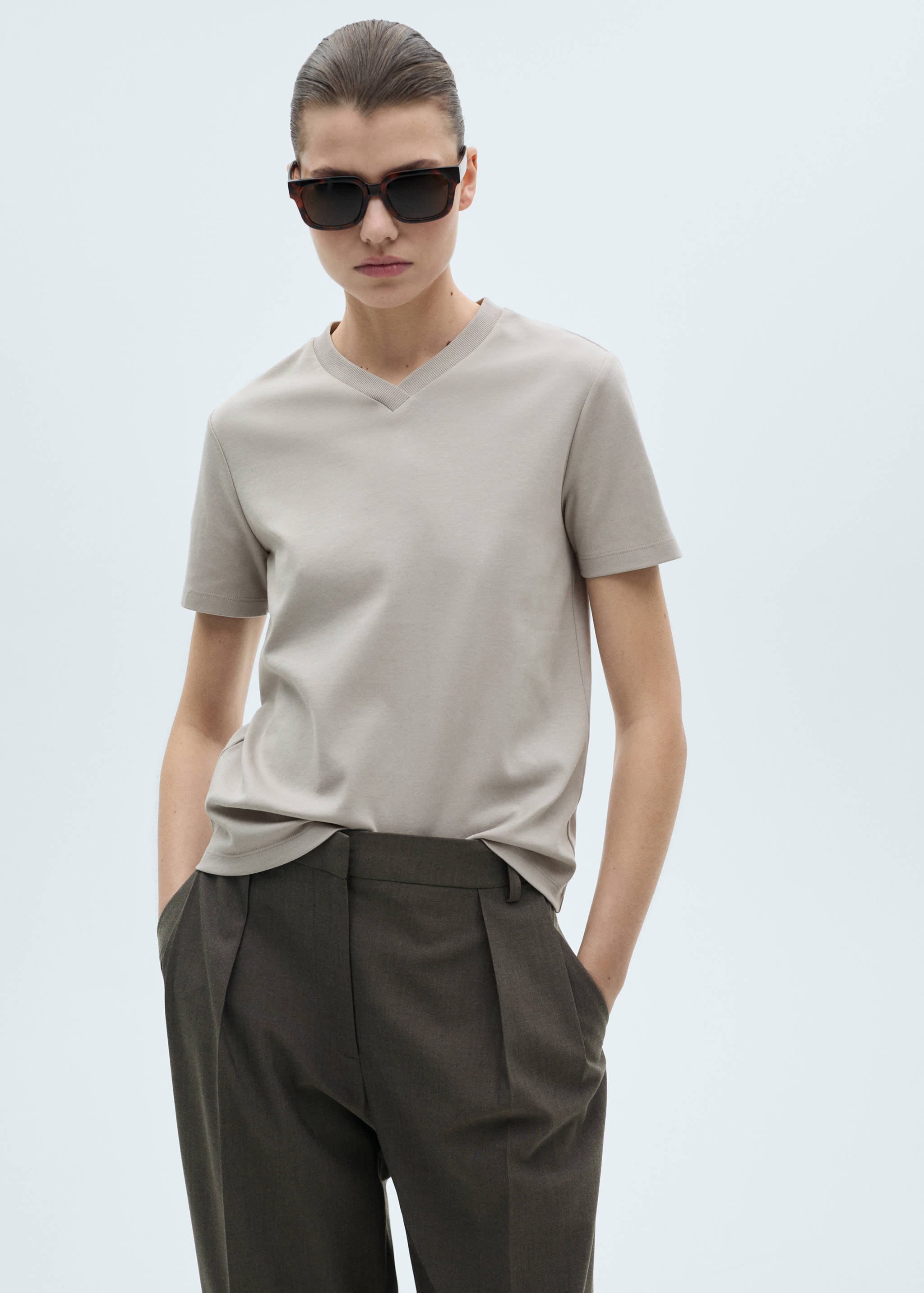 V-neck cotton T-shirt - Medium plane