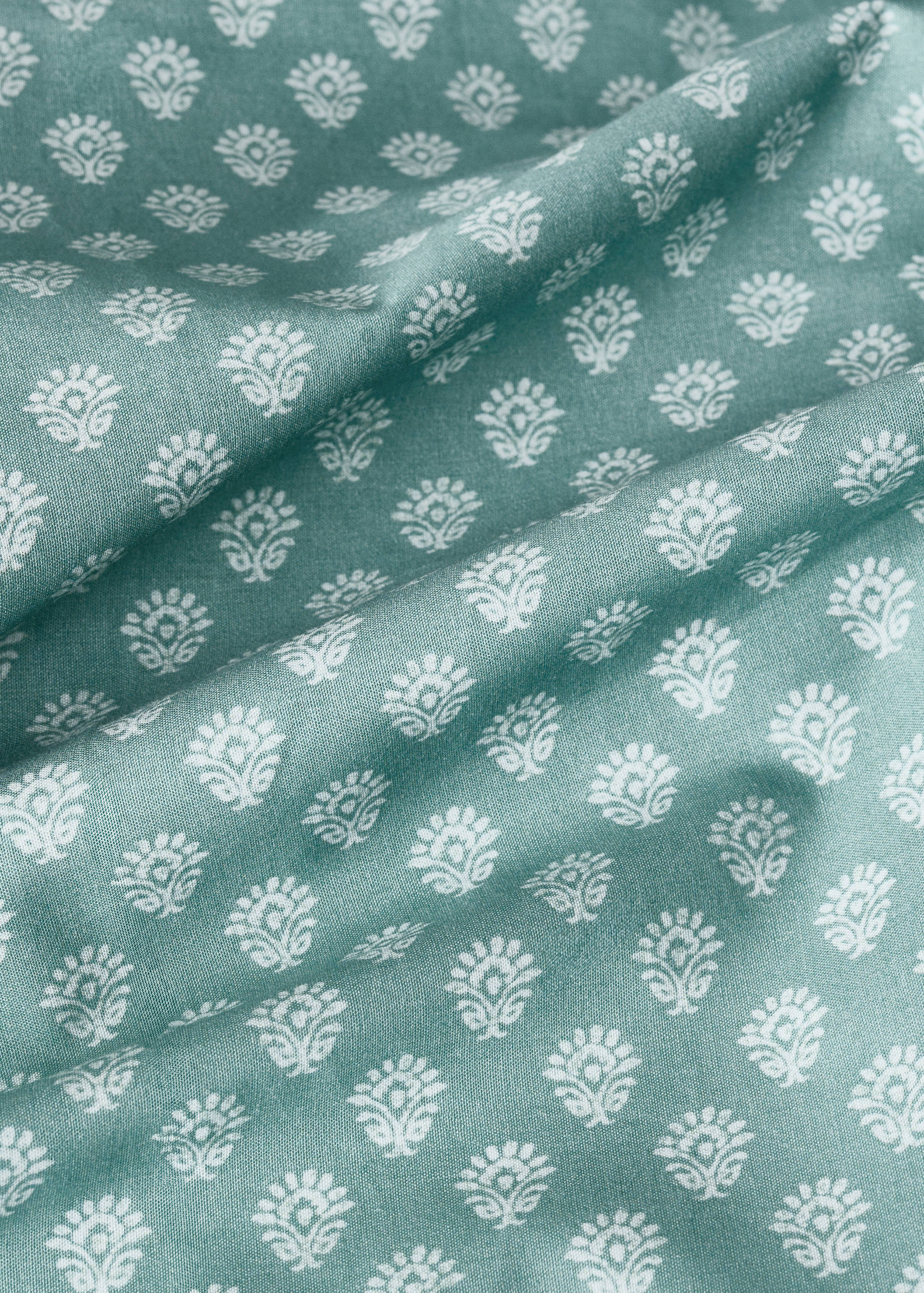 Children’s cotton percale fitted sheet with small flowers for 90 cm bed - Details of the article 2