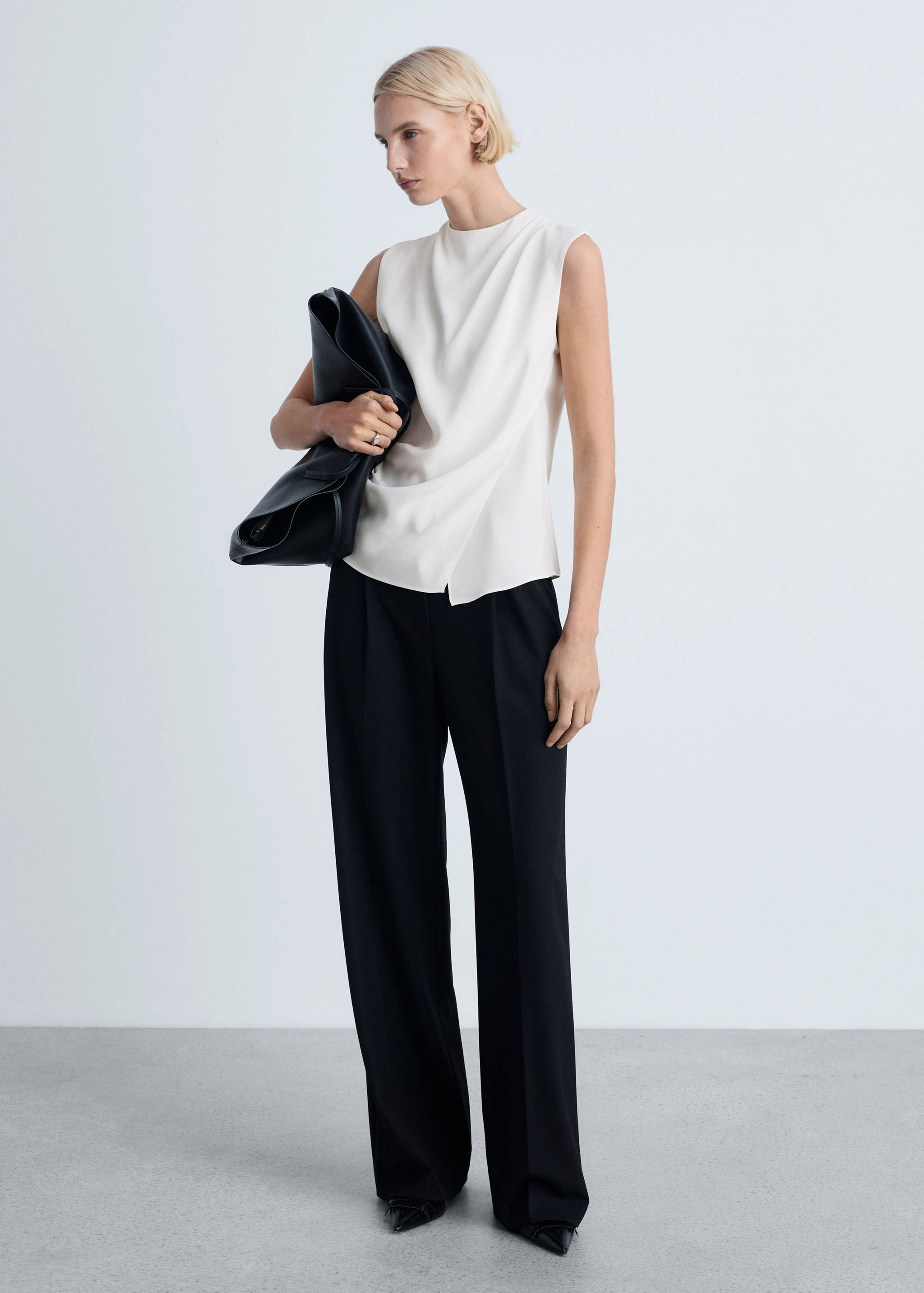 Bluză drapată fără mâneci - Plan general