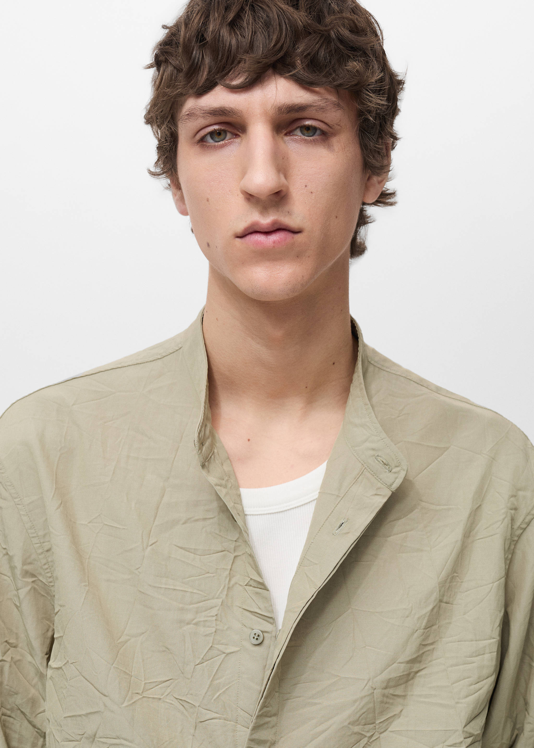 Crew-neck shirt with creased effect - Details of the article 1