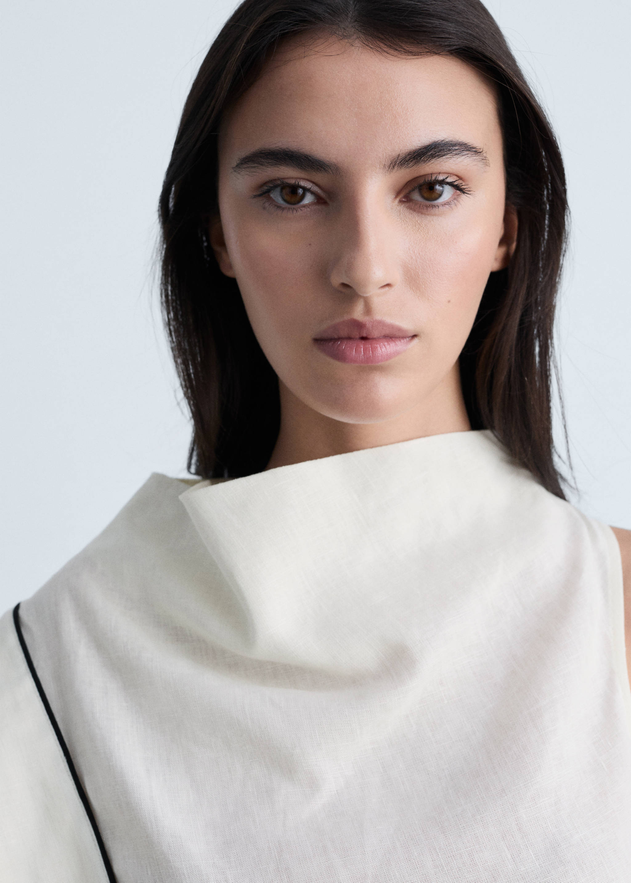 Contrasting-stripe linen blouse - Details of the article 1