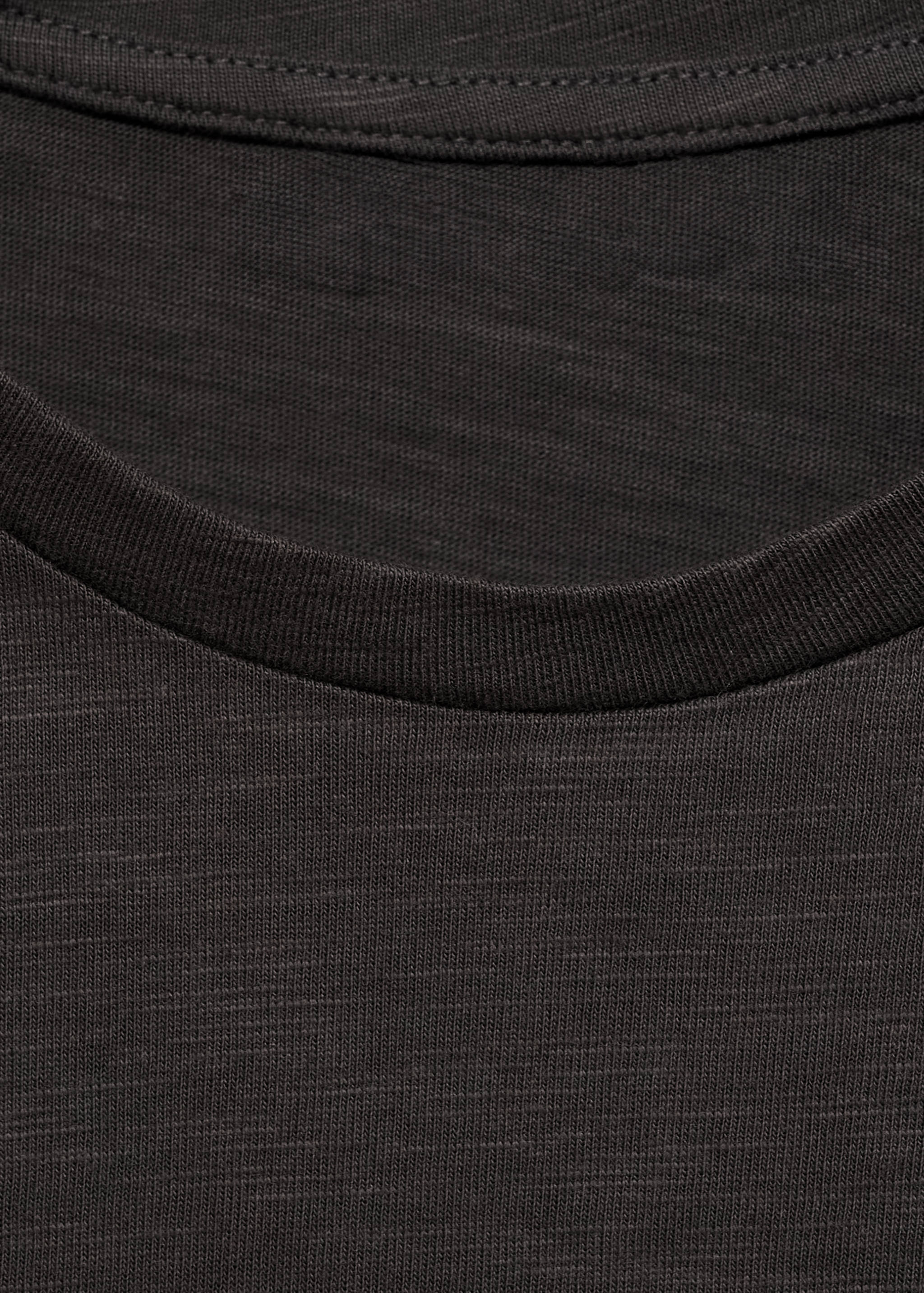 Shirt mit geknotetem Detail - Detail des Artikels 8