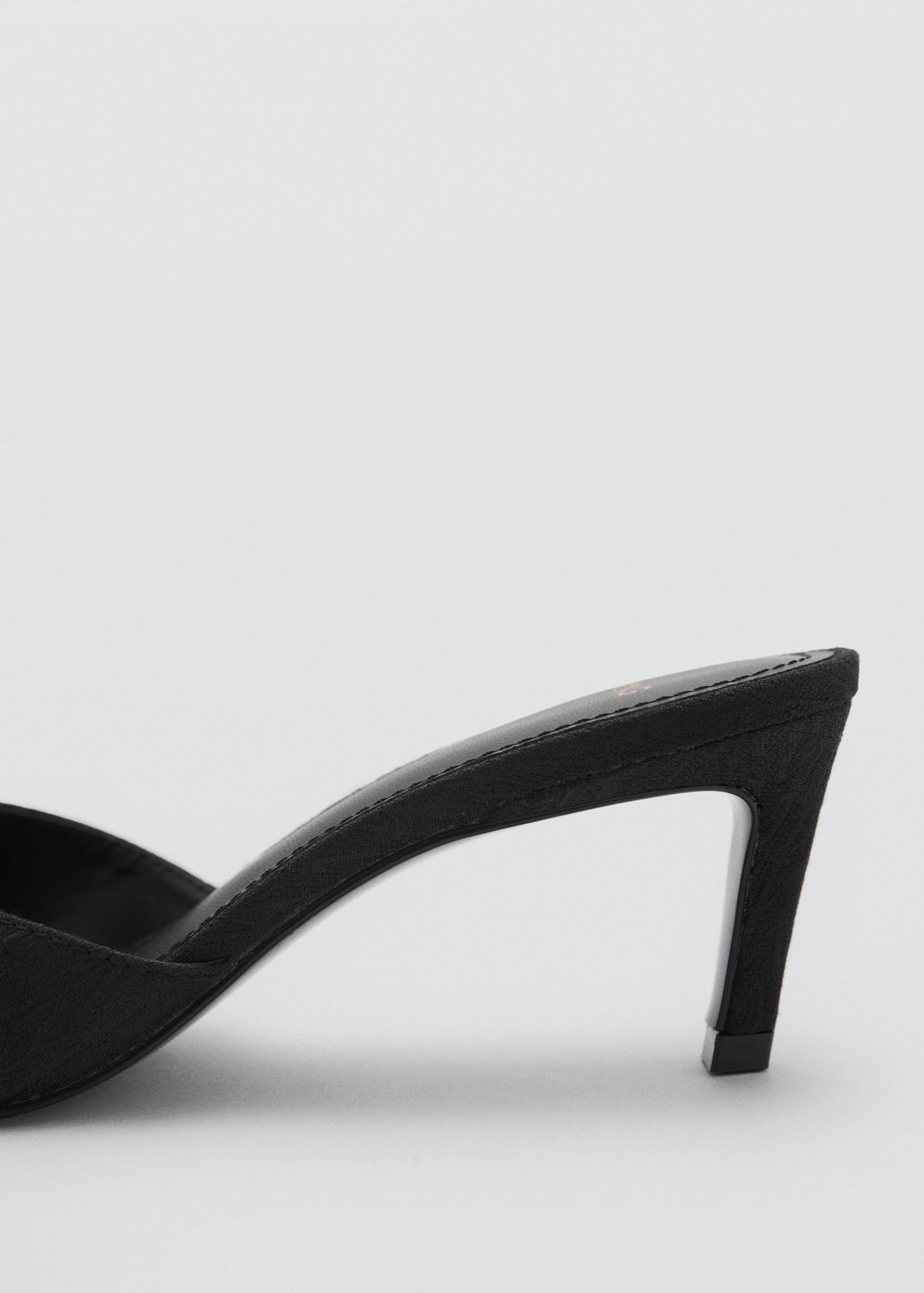 Högklackade sandaler med metalldetalj - Detaljer om artikeln 1