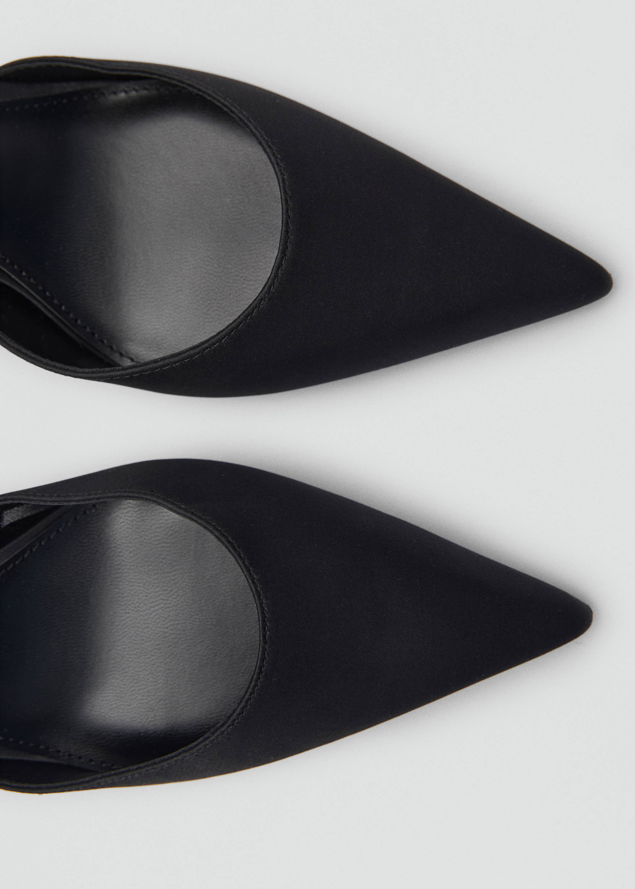 Ankle-cuff heel shoes - Details of the article 2