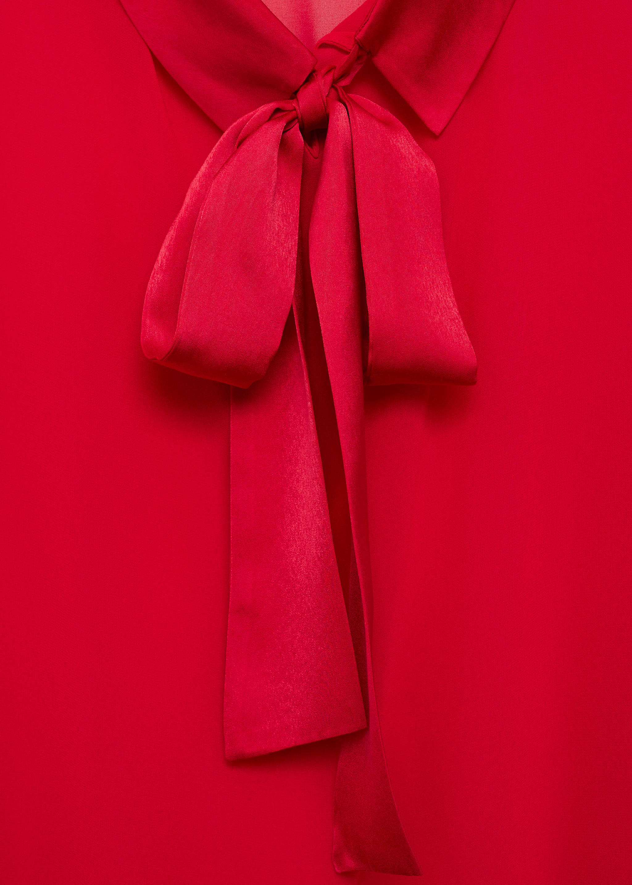 Long cape with bow - Details of the article 8