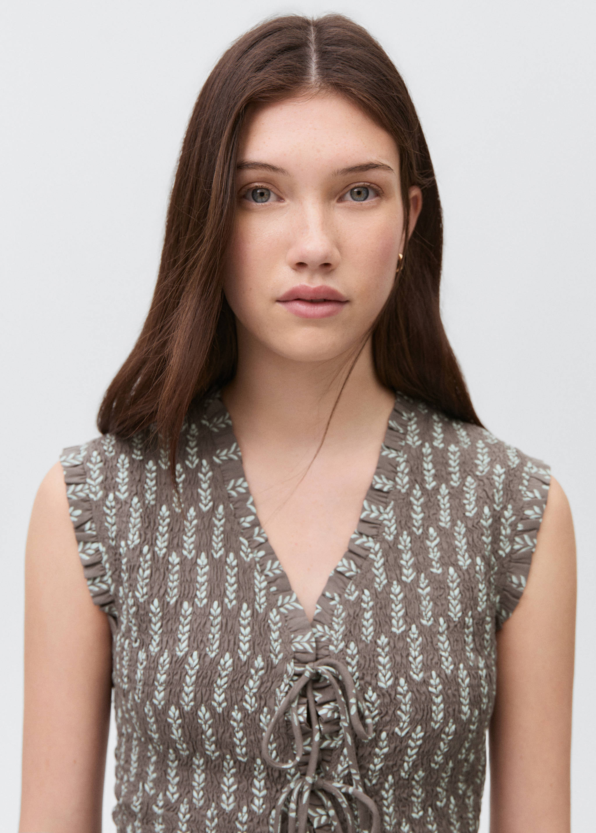 Blusa com rufos e laços - Pormenor do artigo 1