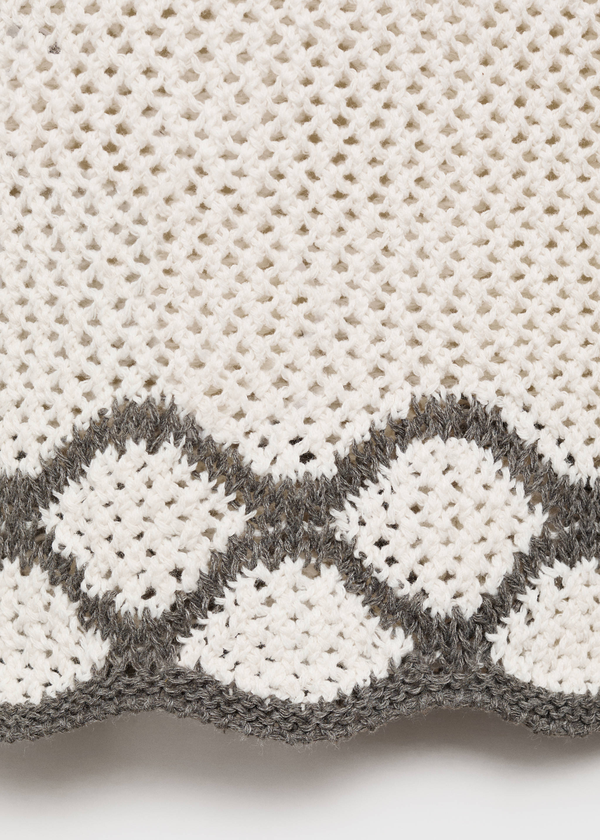 Stricktop mit Kontrastdetails - Detail des Artikels 0