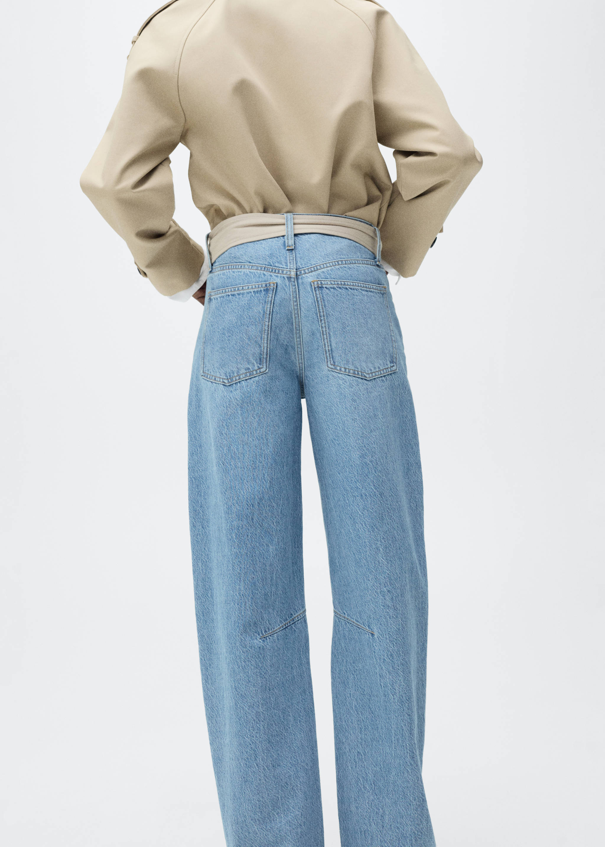 High-rise balloon jeans - Reverse of the article
