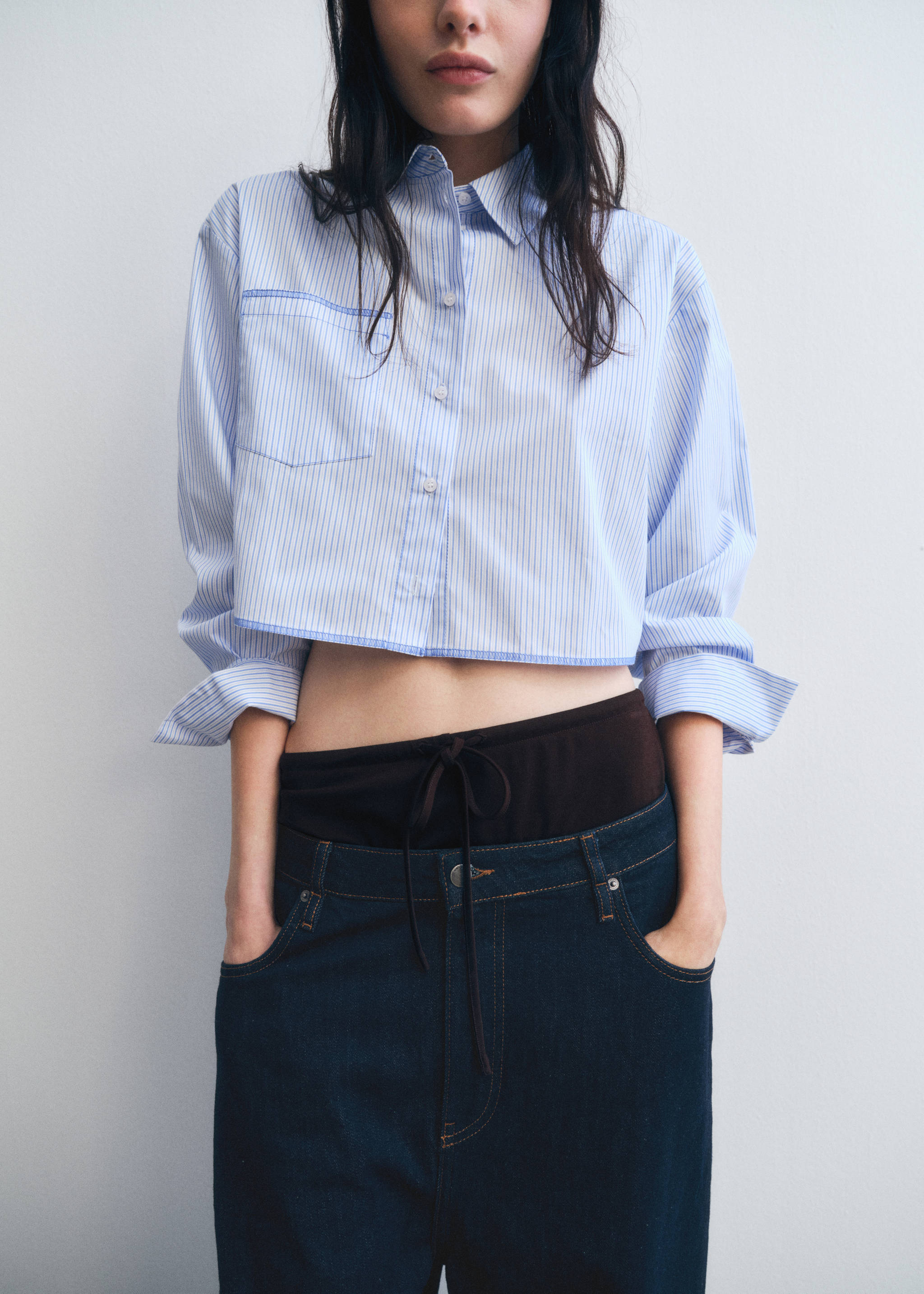 Striped cropped shirt with stitching detail - Details of the article 6