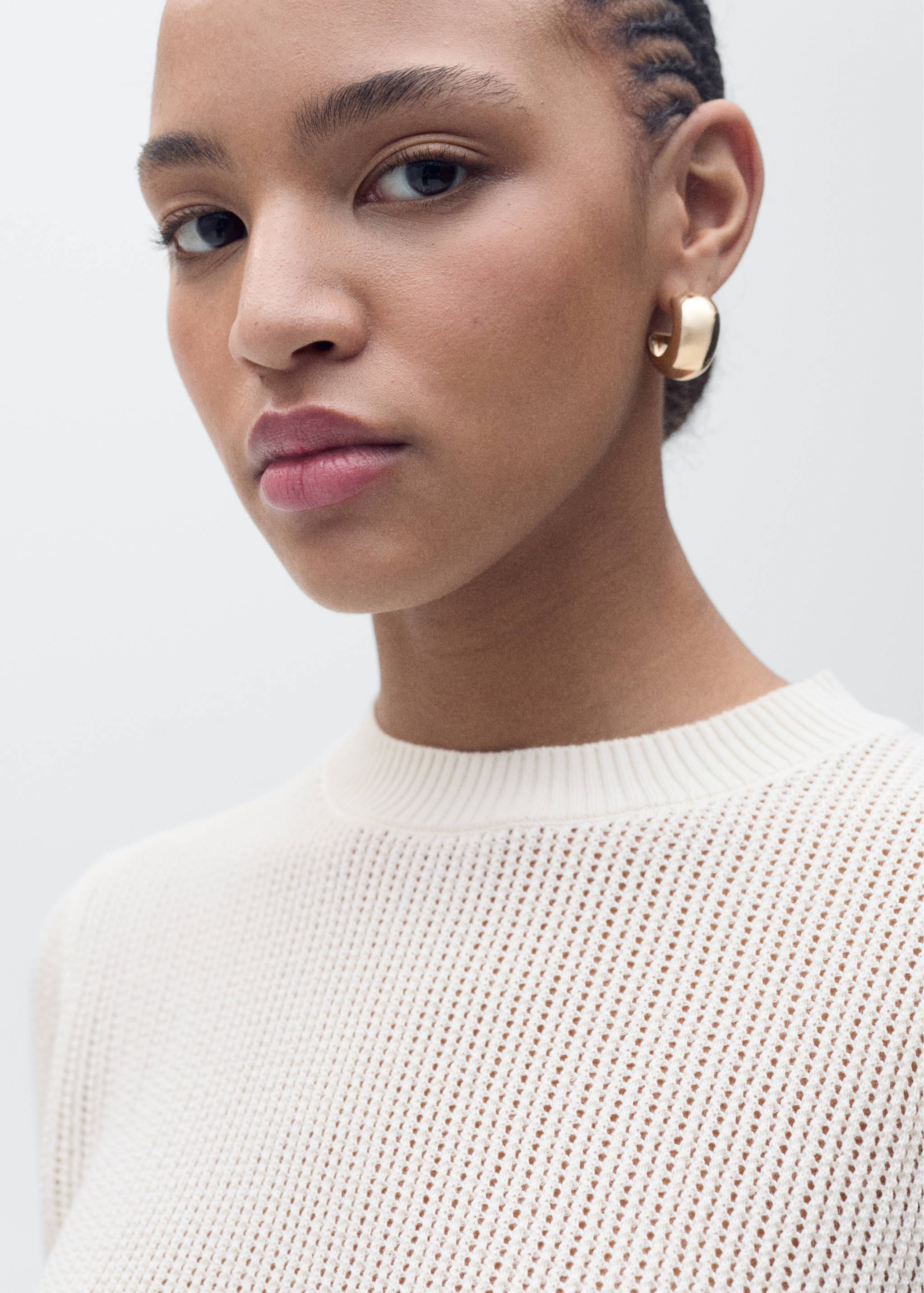 Short-sleeved knitted sweater with lace accents - Details of the article 1